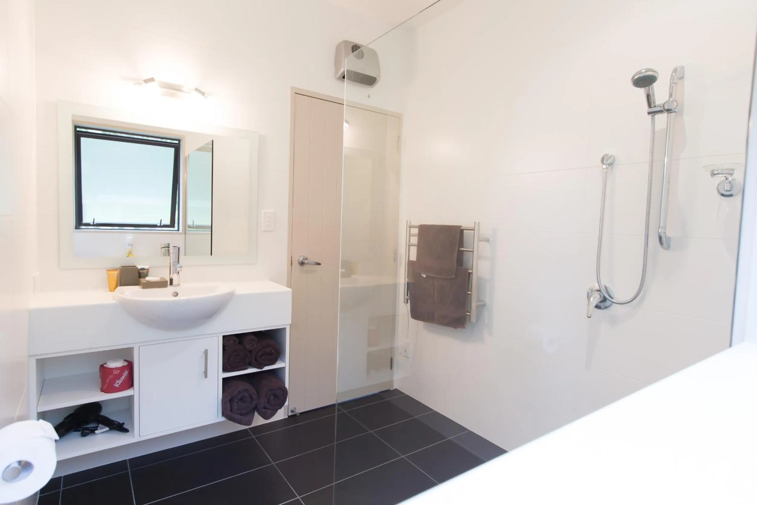 Shower in Woodbank Park Cottages