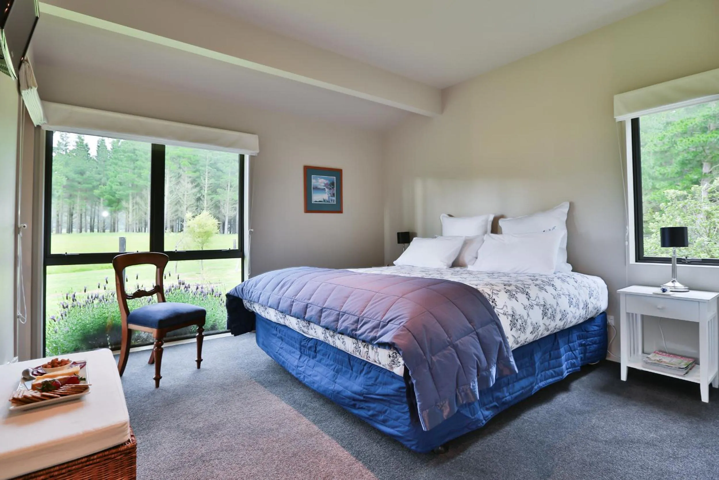 Bedroom, Bed in Woodbank Park Cottages