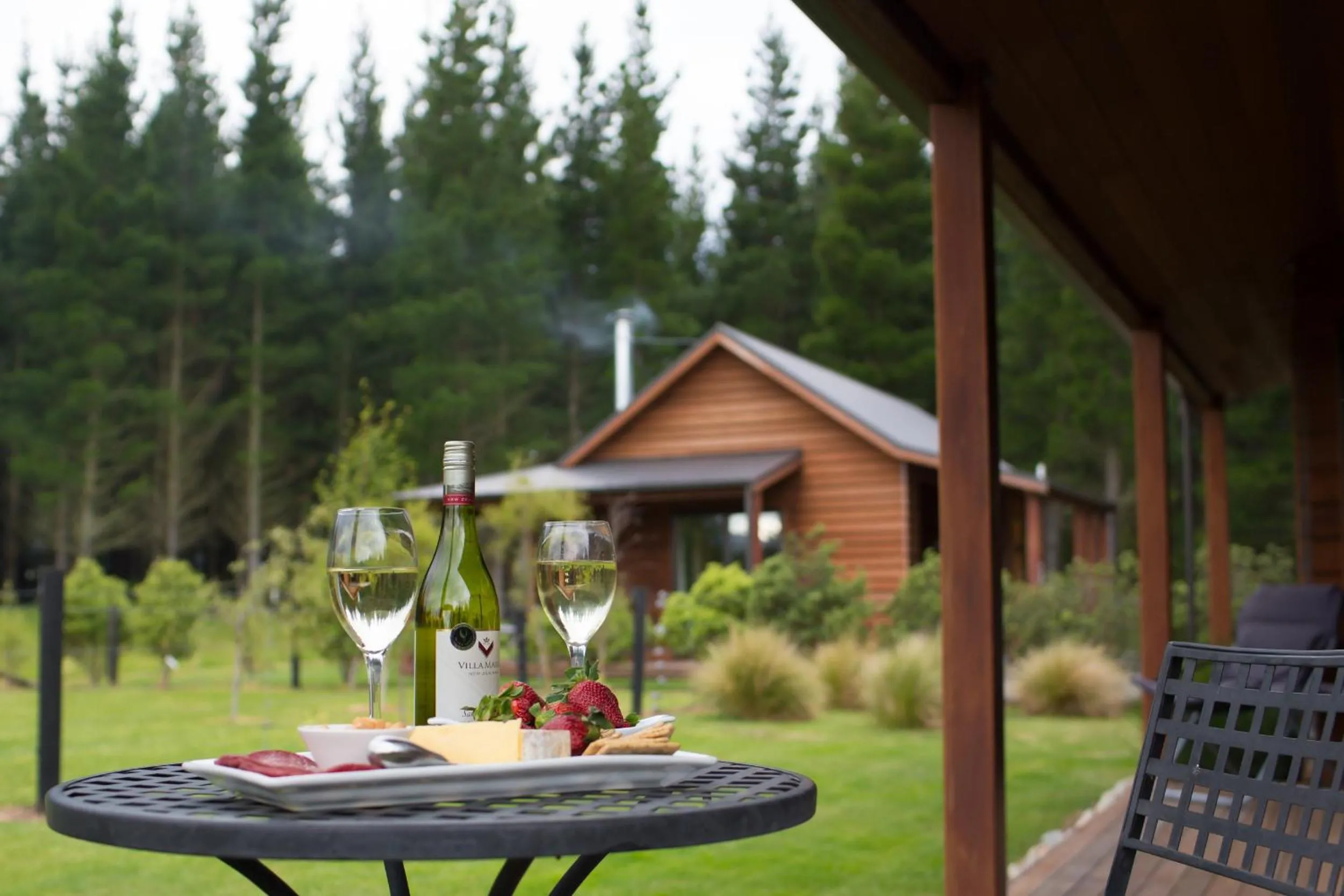 Drinks in Woodbank Park Cottages