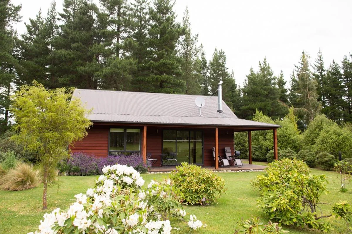 Property building in Woodbank Park Cottages