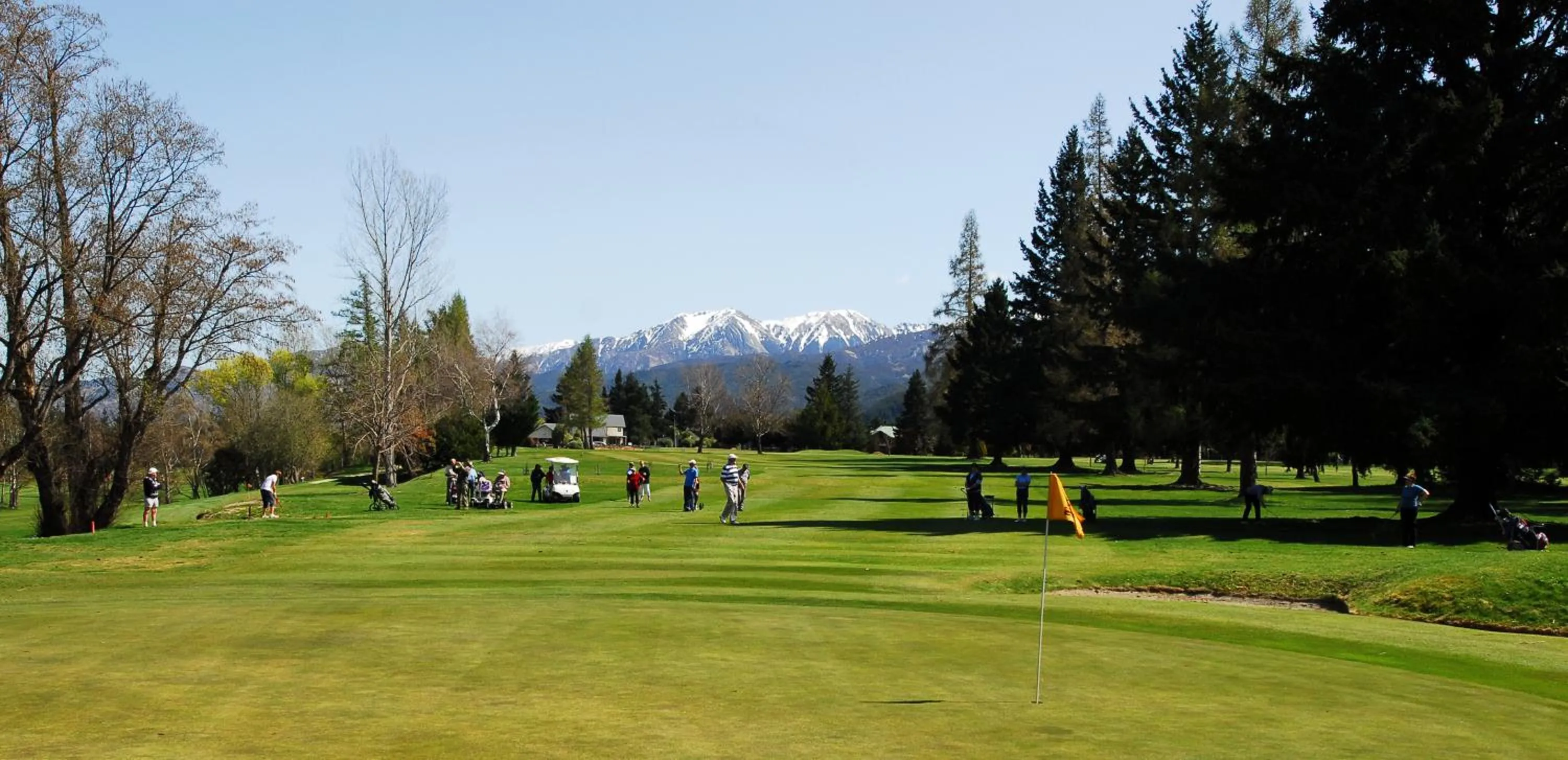 Golfcourse in Woodbank Park Cottages