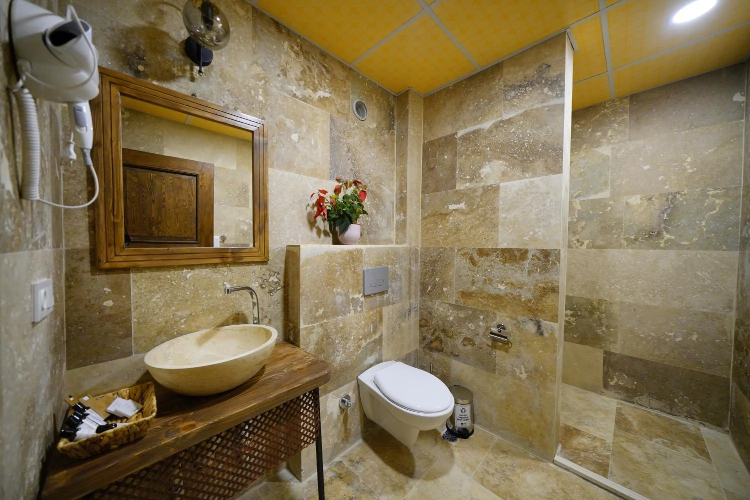 Shower in Mayda Cappadocia