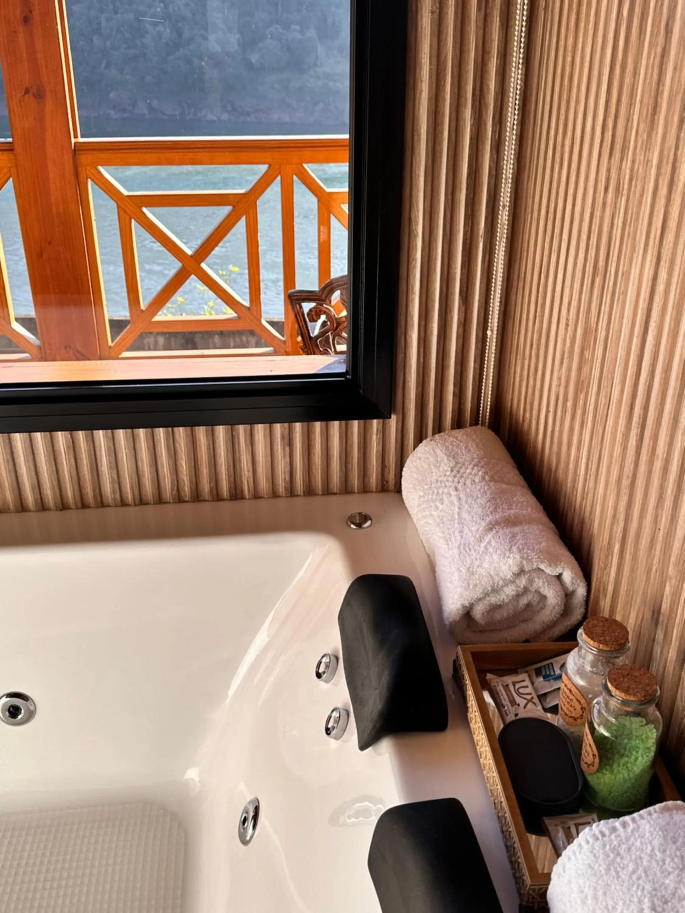 Hot Tub in Costa del Sol Iguazú Suites