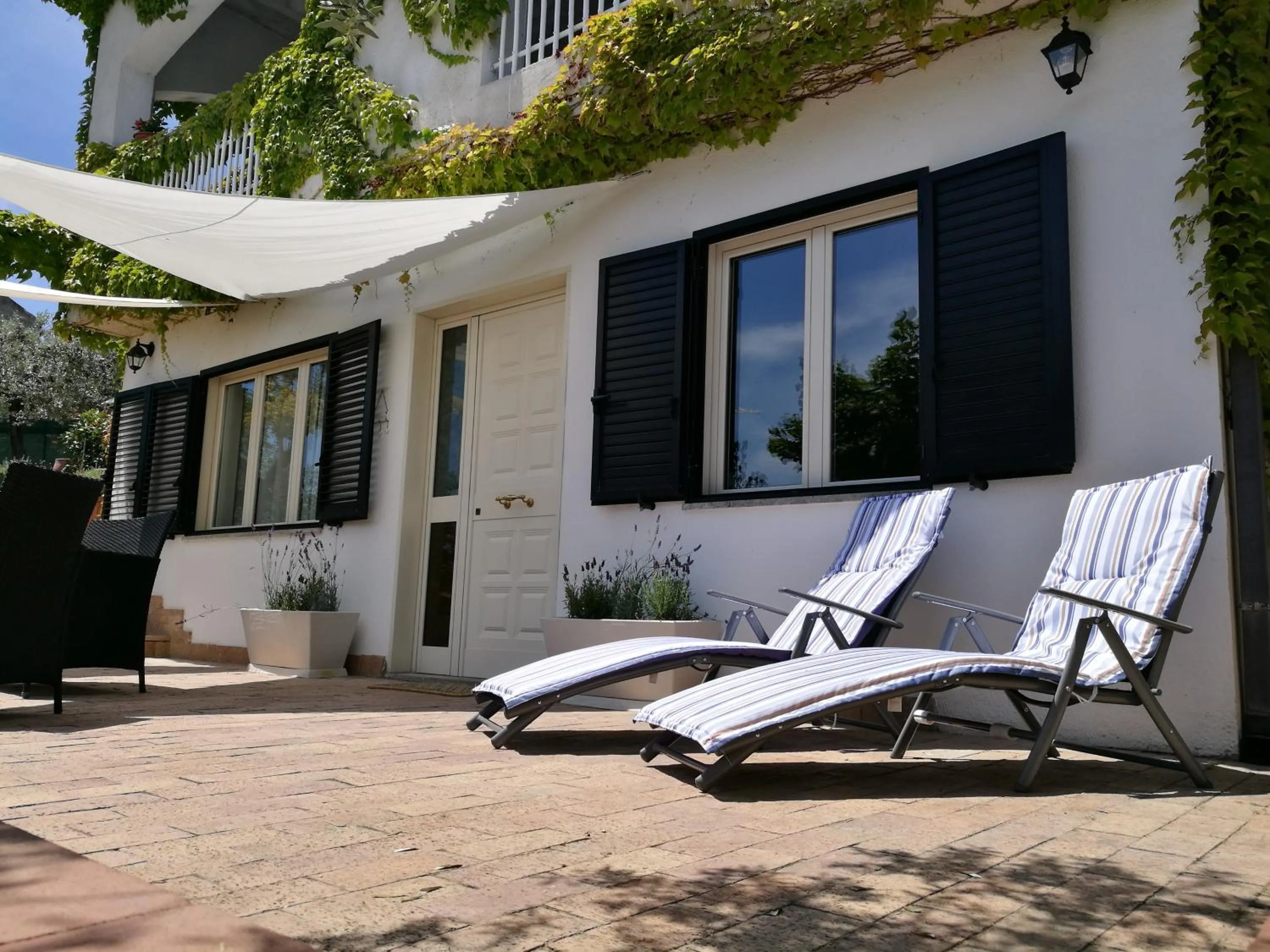 Property building in Villa Rosaria