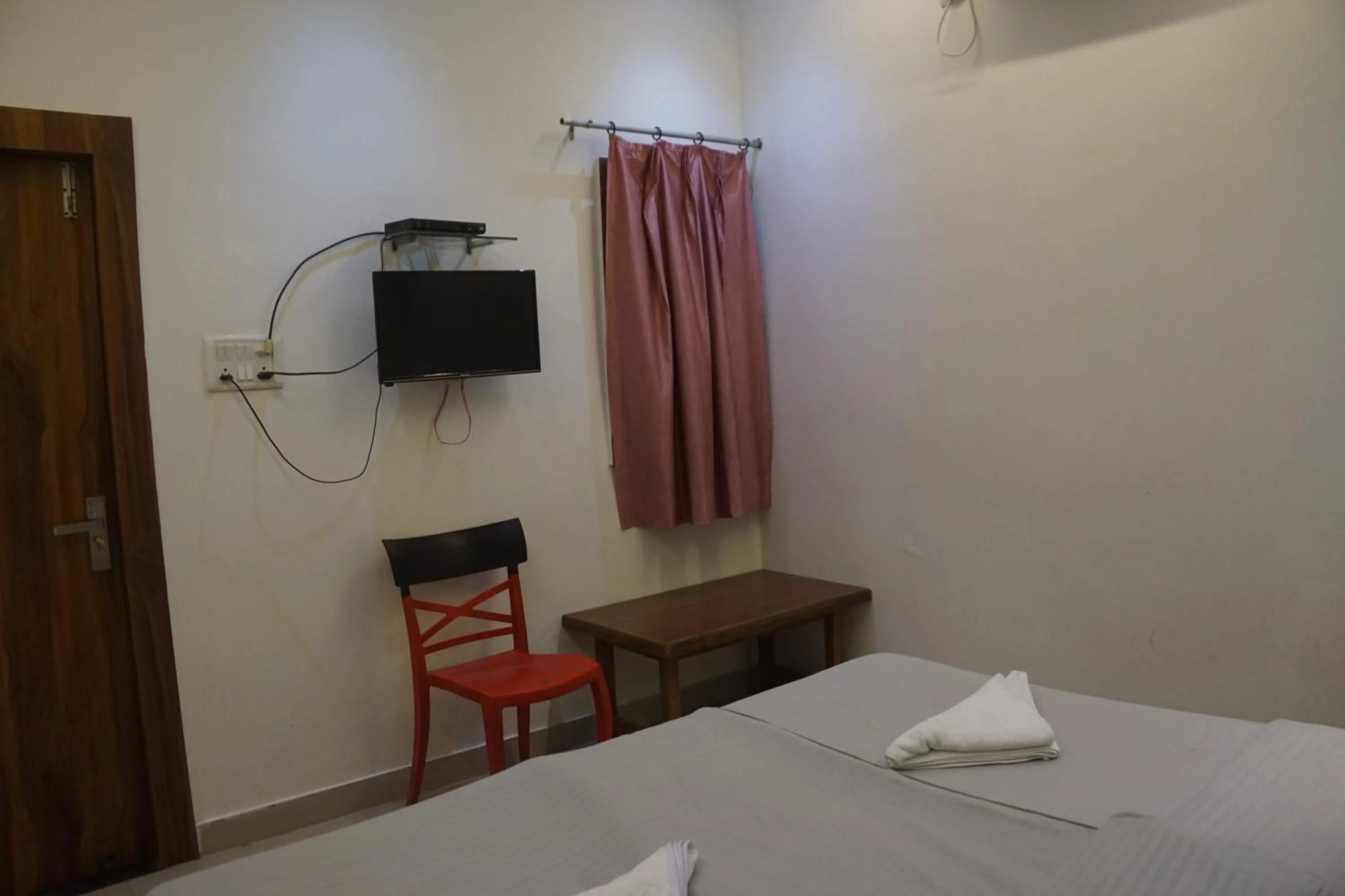 TV and multimedia, Bed in Subhash Hotel