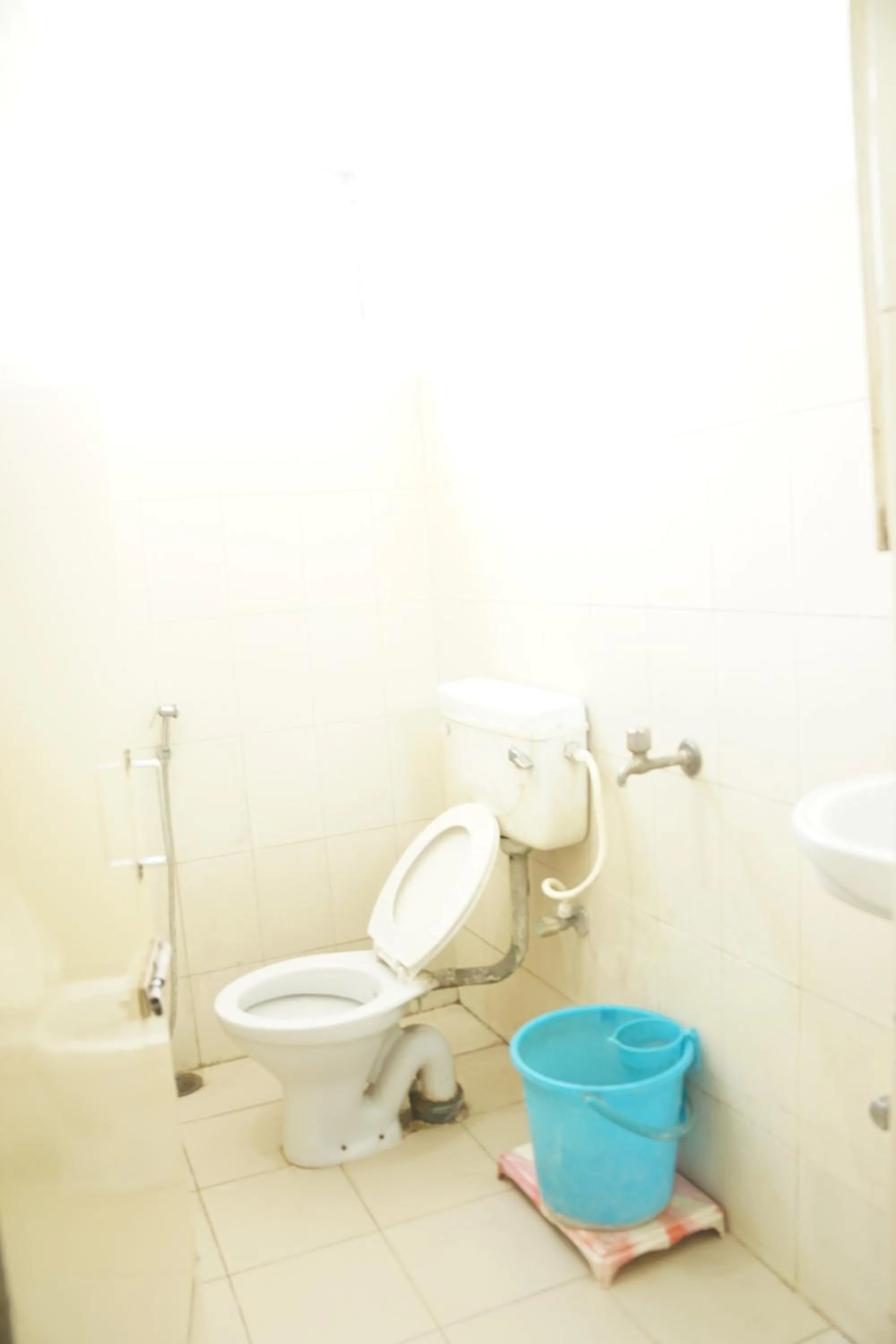 Toilet in Subhash Hotel