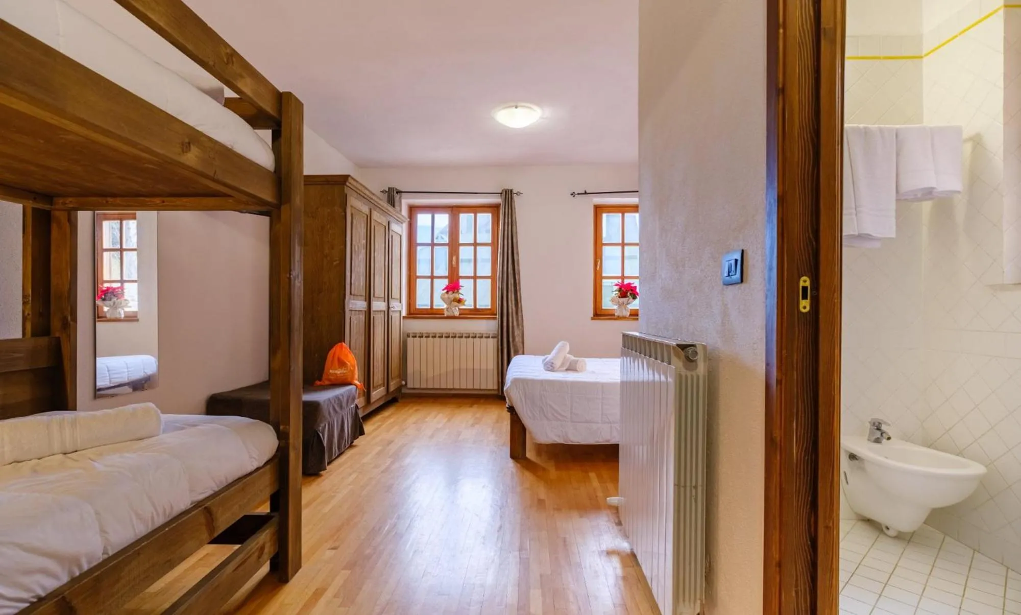 Bed in Chalet Le Alpi - Azzurro Club