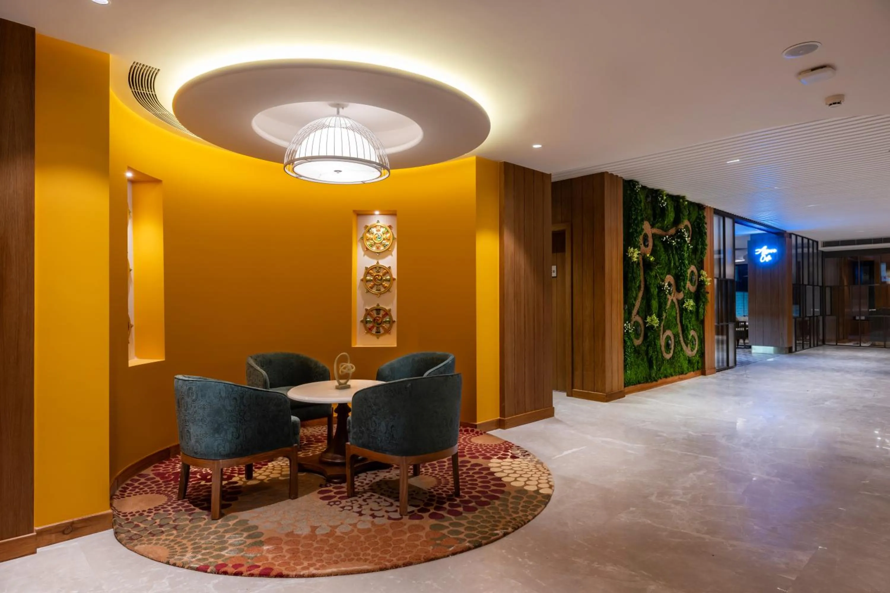 Lobby or reception in Charmwood Hotel