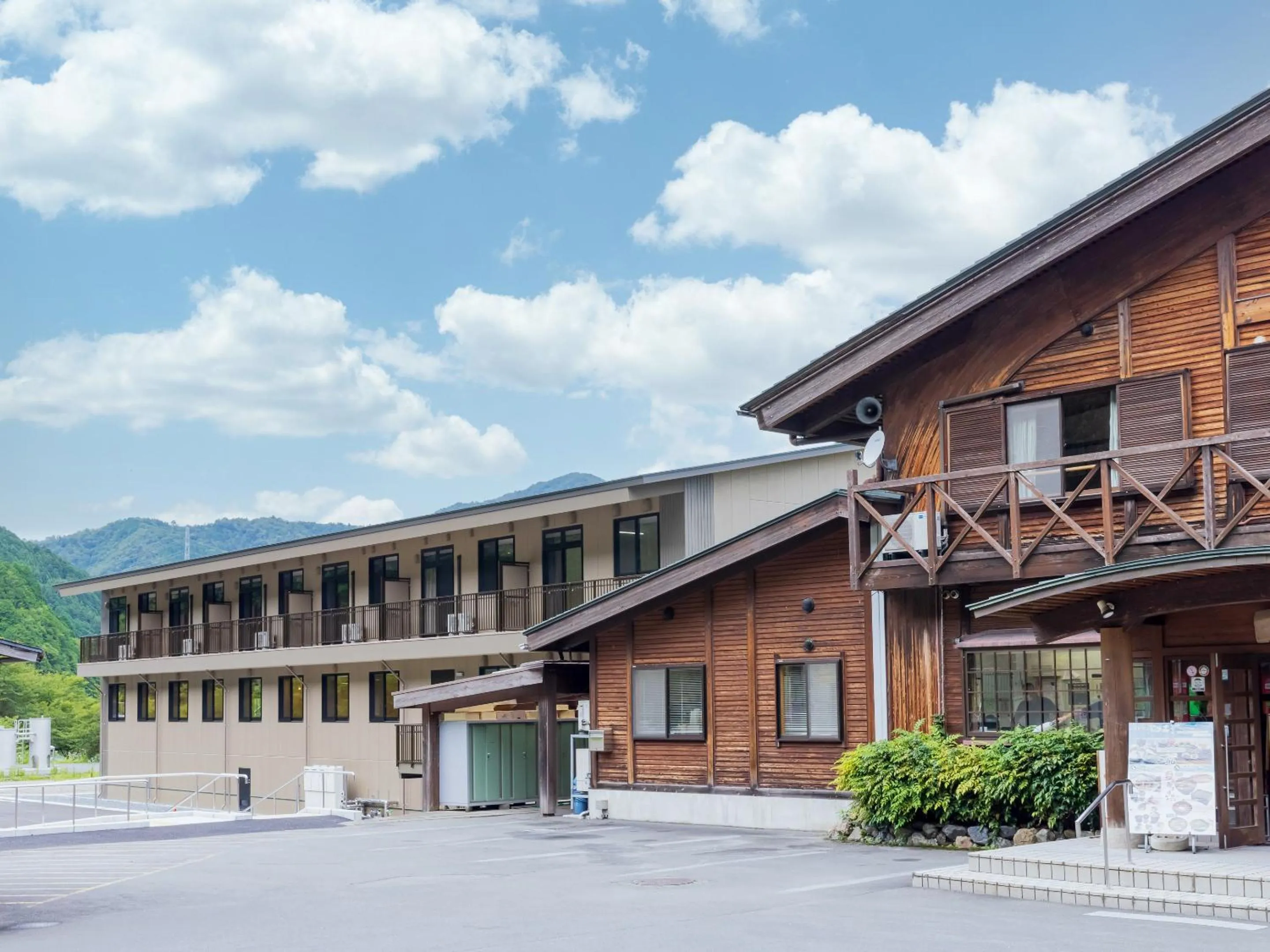 Property building in Miyama Nature and Culture Village Kajikaso