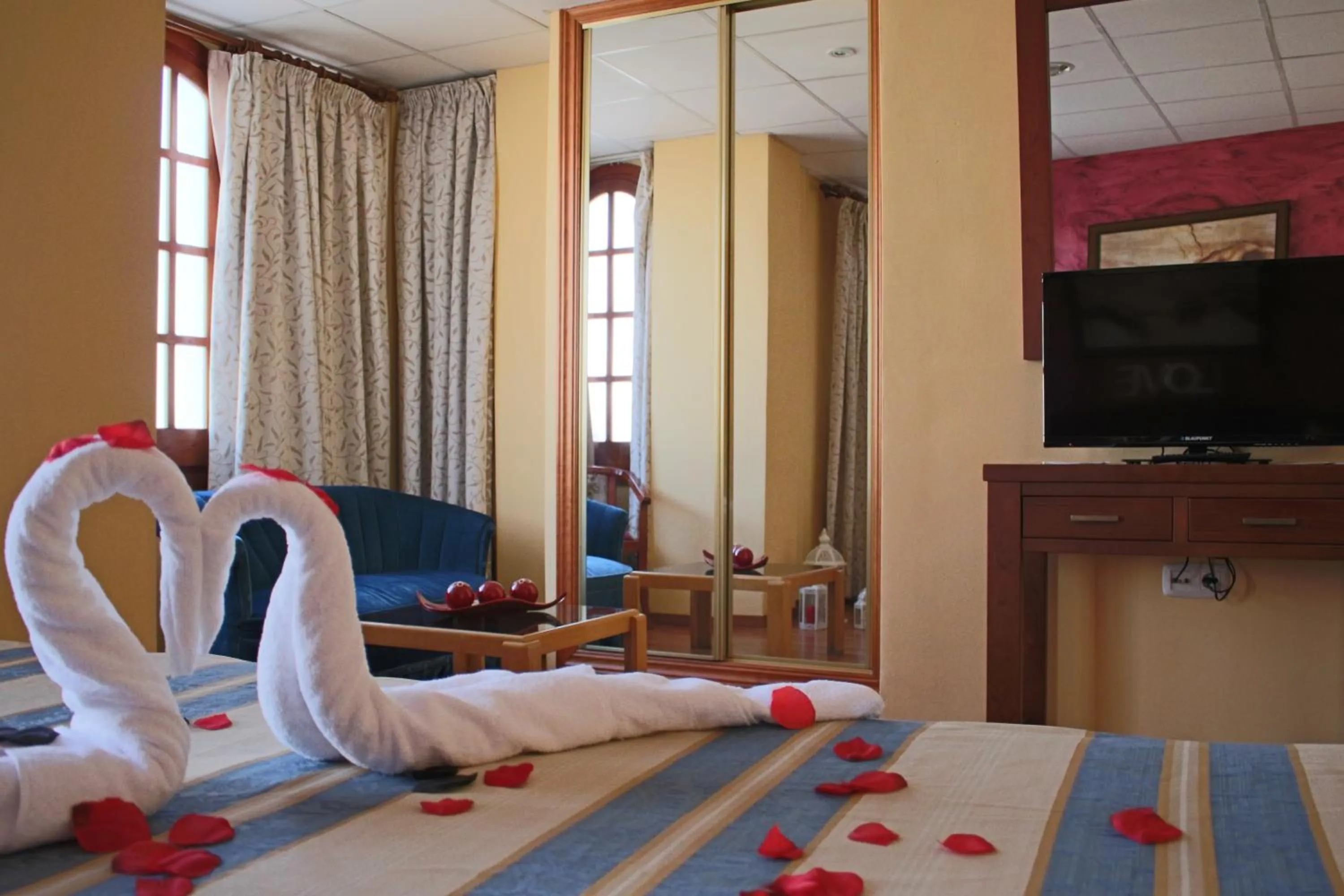 Bedroom, Bed in Hotel La Curva