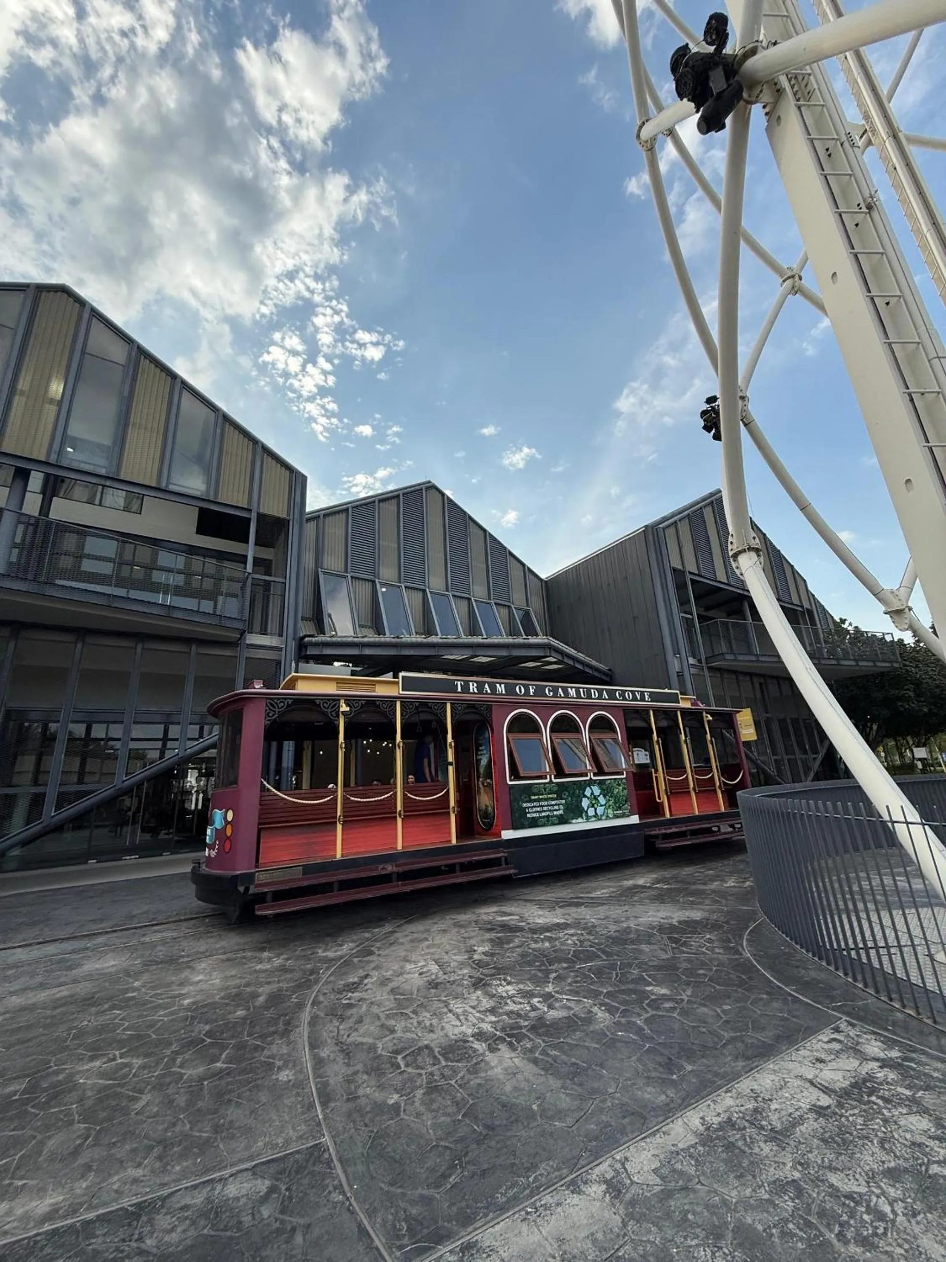 shuttle in SplashMania Gamuda Cove