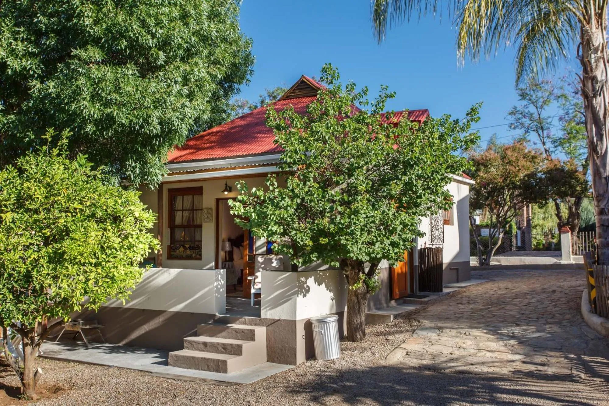 Facade/entrance in Kabbelrus