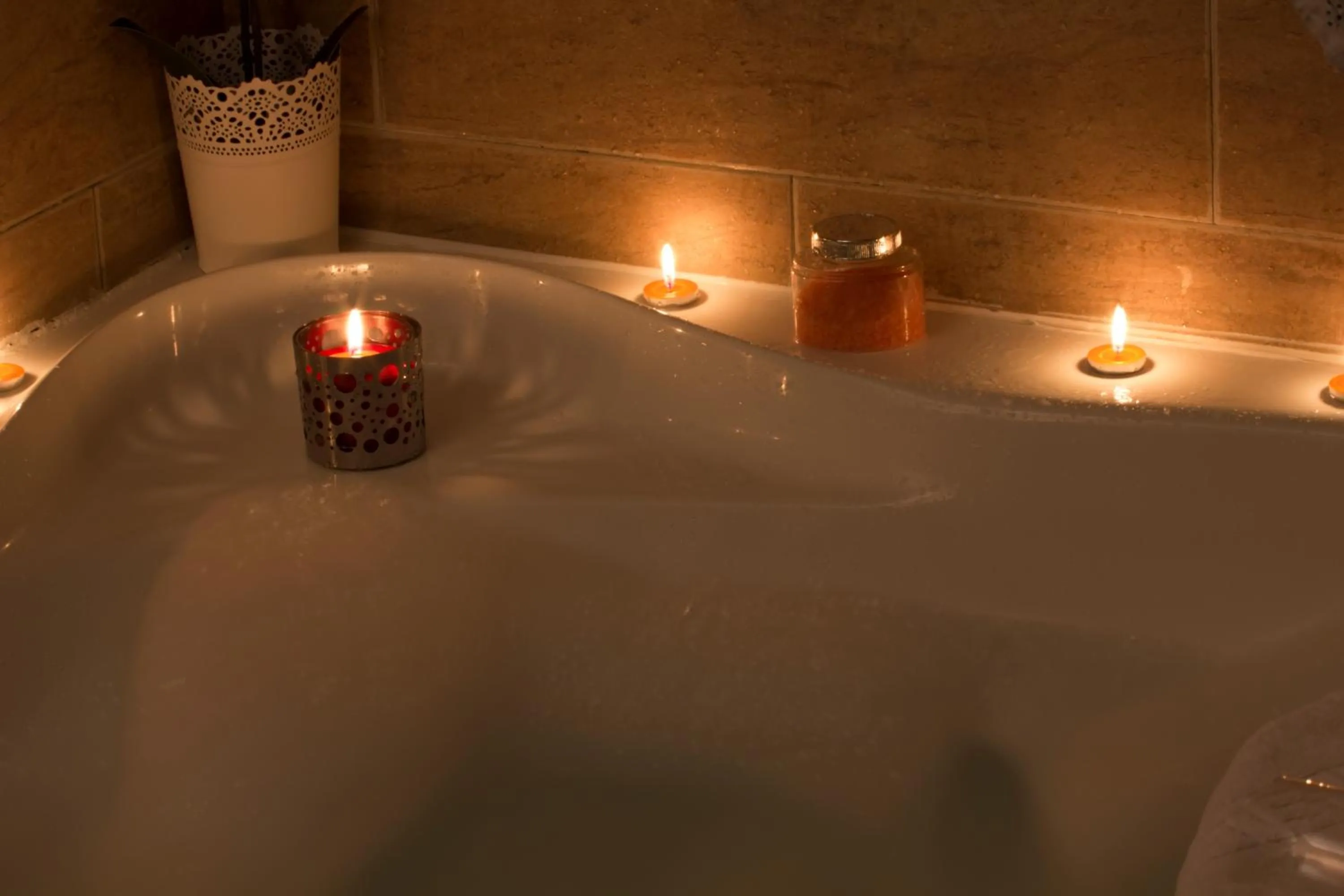 Hot Tub in Hotel Mayno