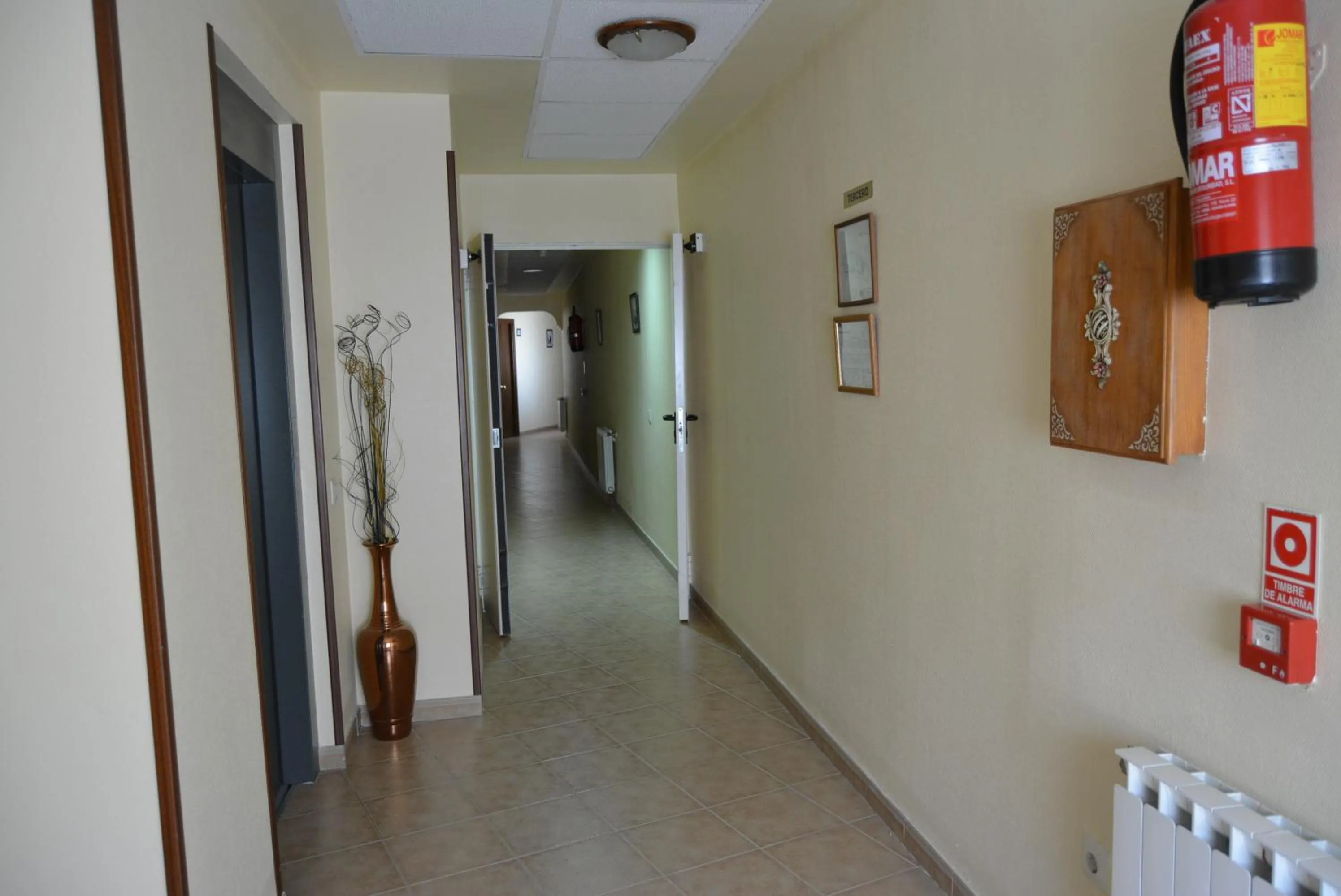 Property building in Hotel Mayno