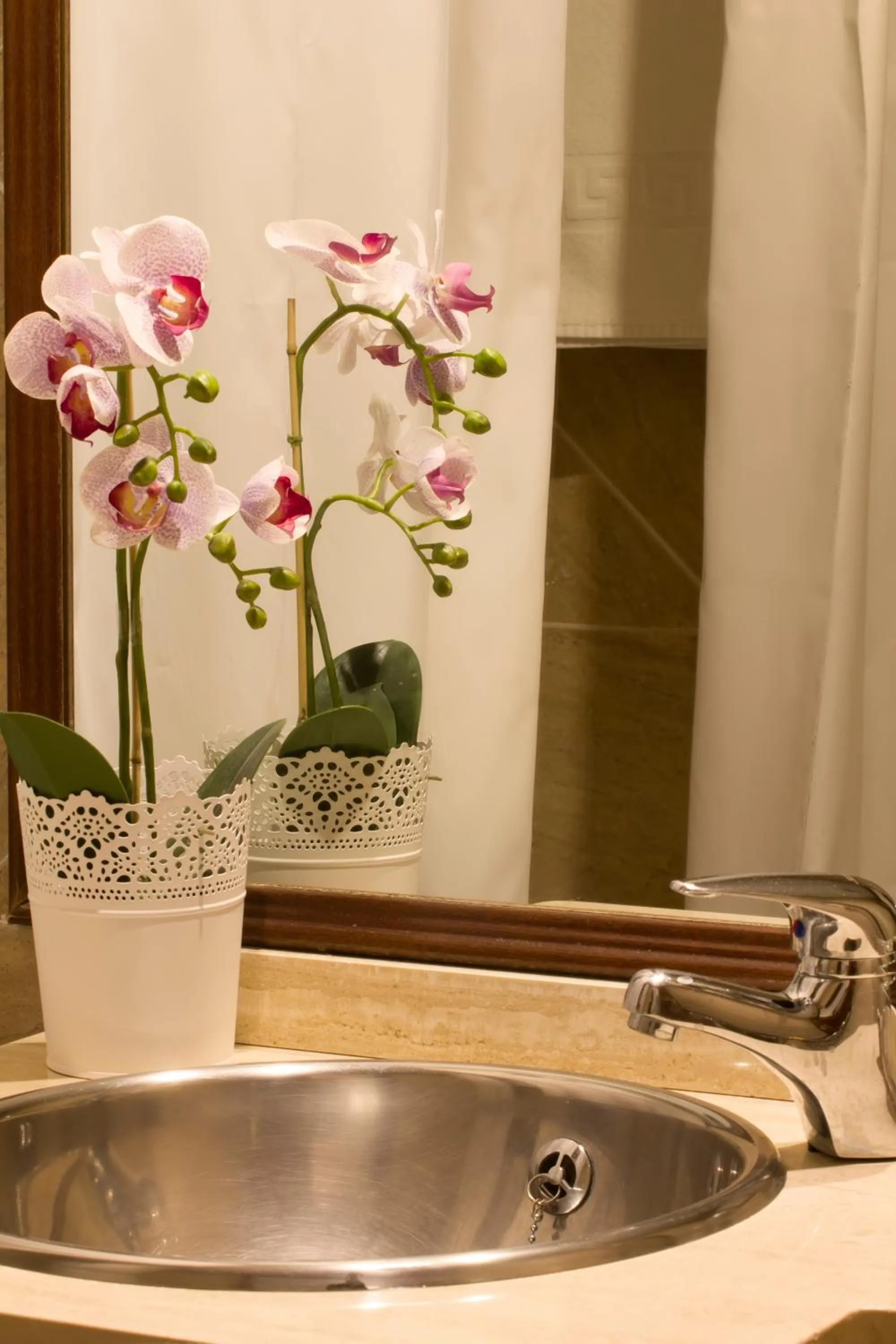 Bathroom in Hotel Mayno