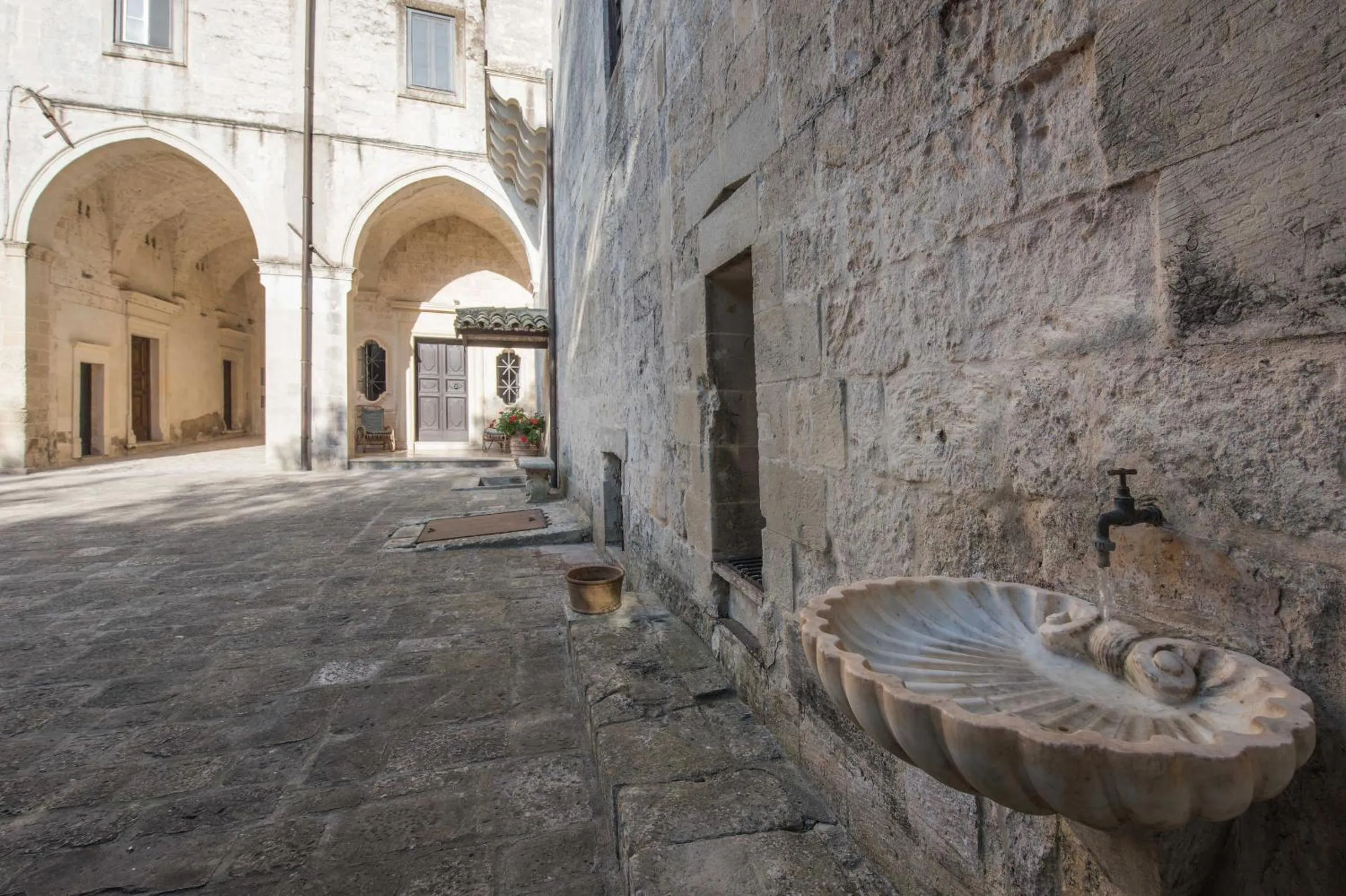 Decorative detail in Castello di Casamassella - Marea Stays Collection