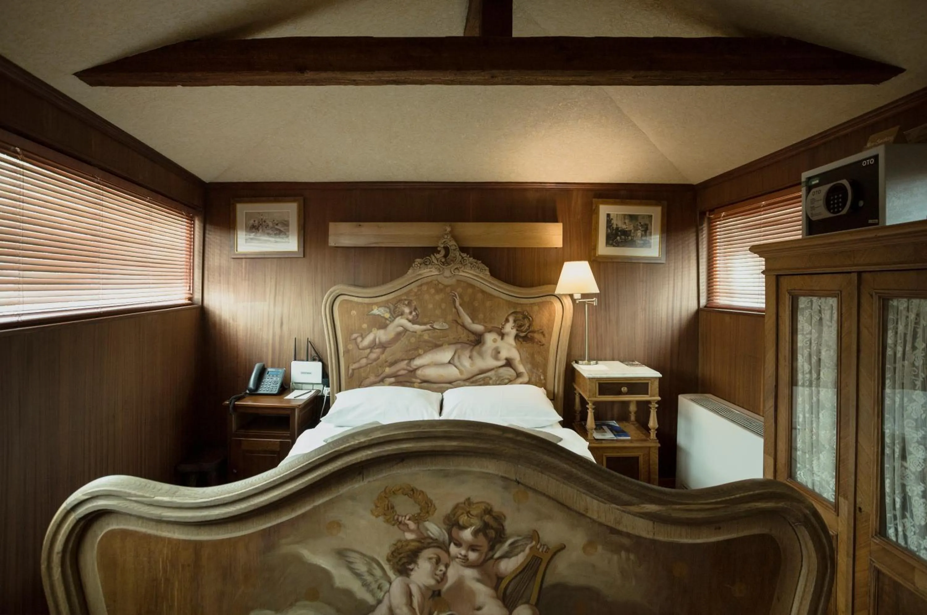 Bed in Vinotel Boutique Hotel