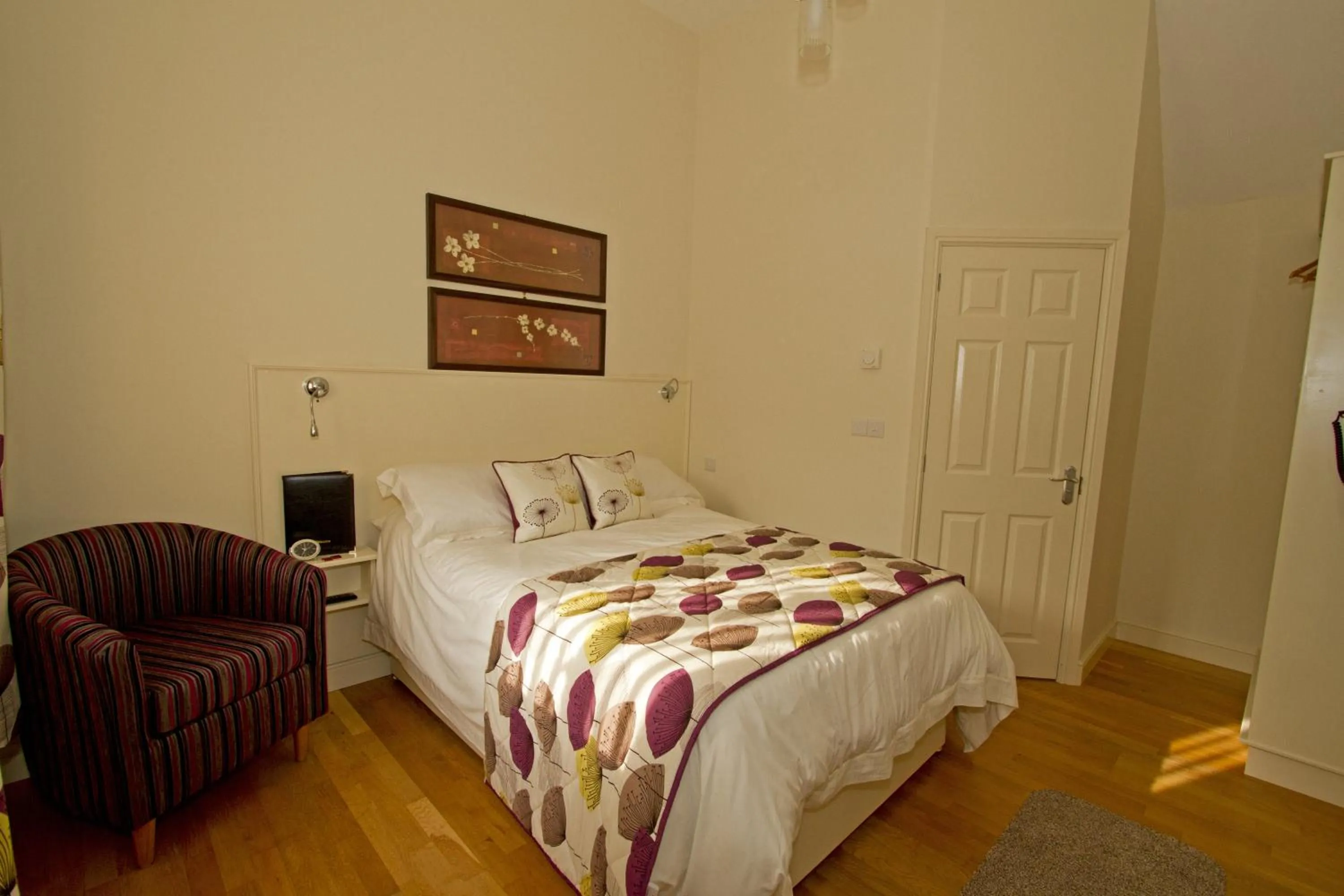 Bed in Meals Farm - Courtyard Room