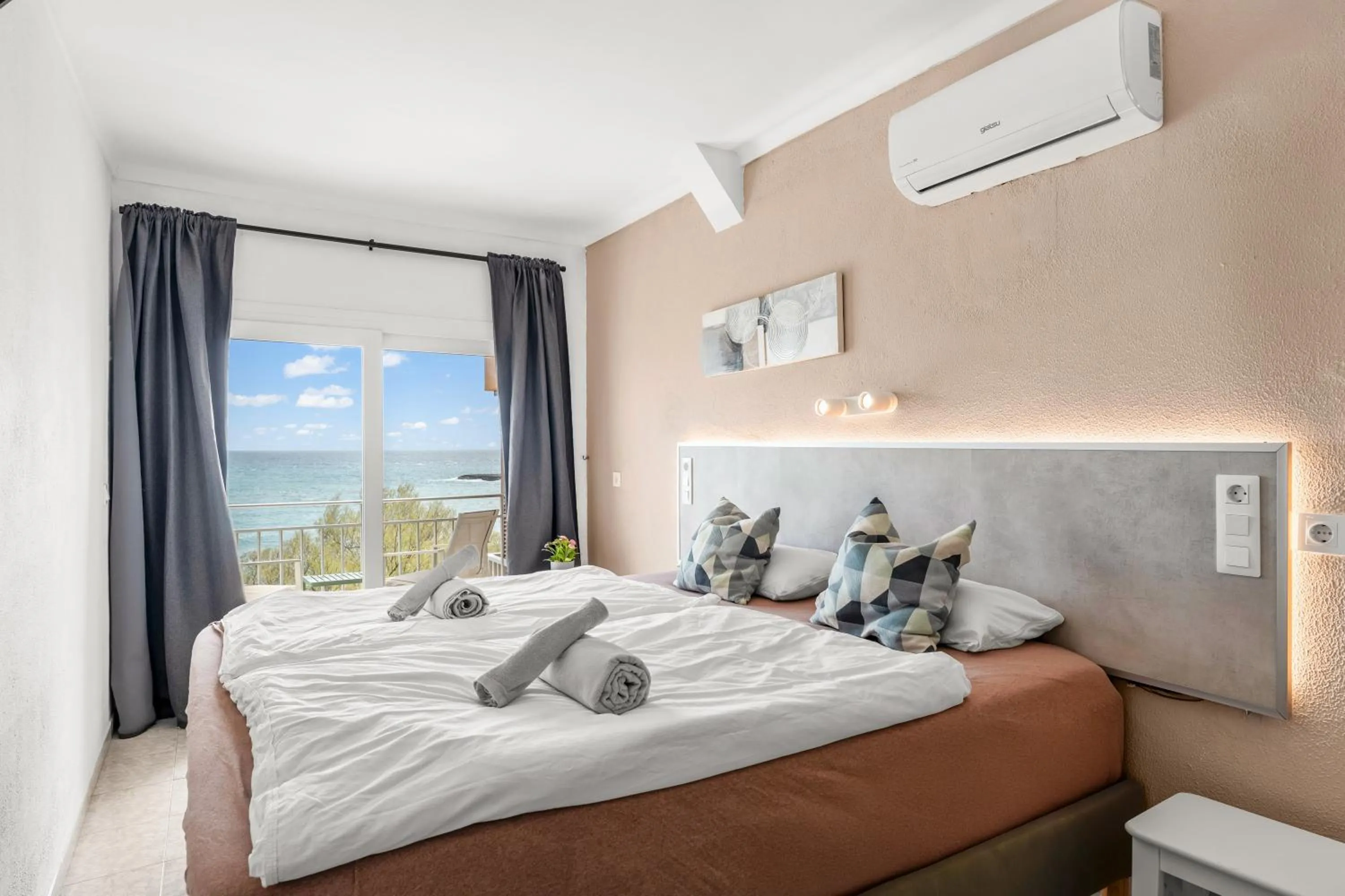 Bedroom, Bed in Amena Mar Hotel