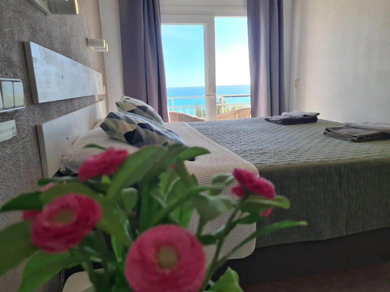 Photo of the whole room, Bed in Amena Mar Hotel