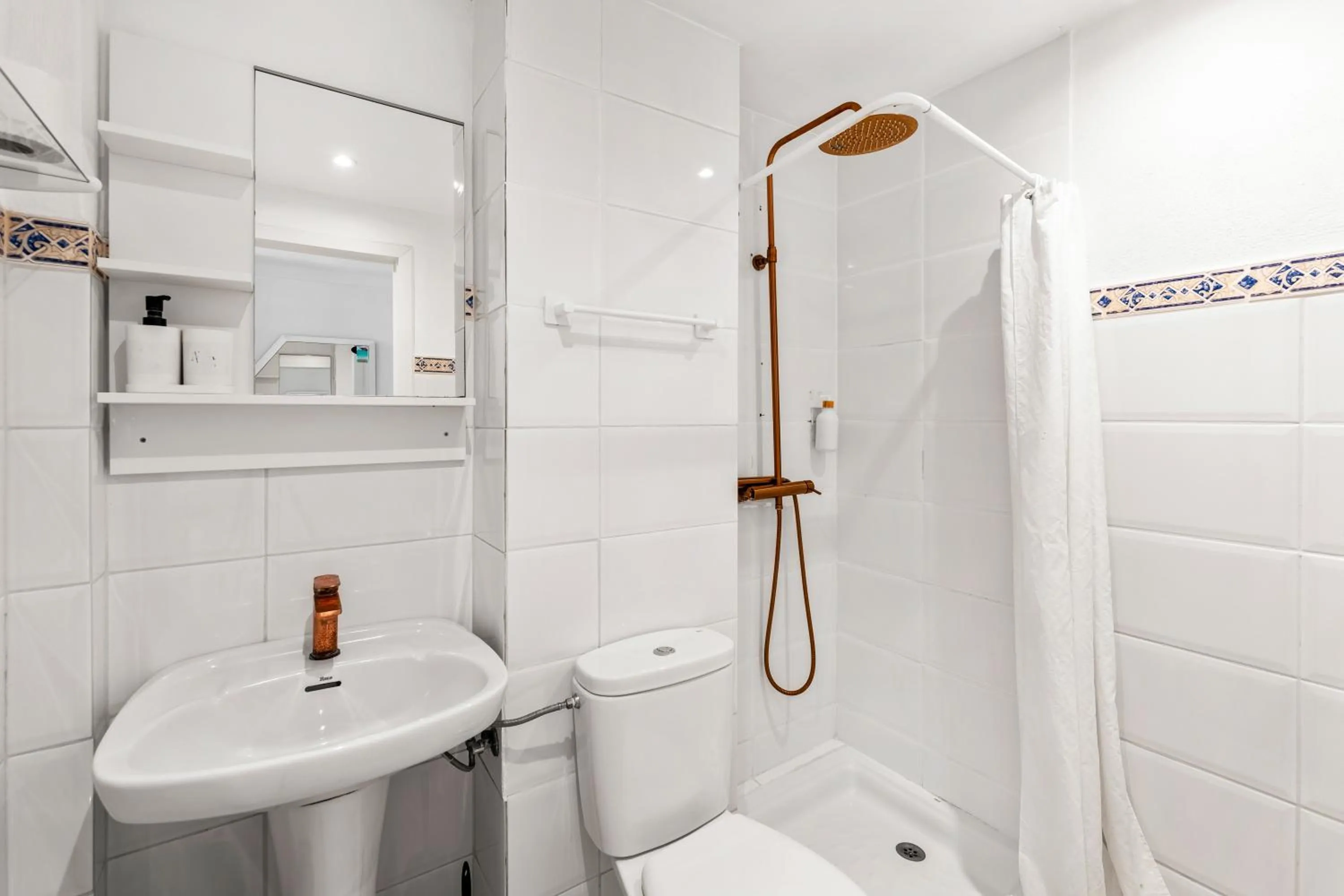 Shower in Amena Mar Hotel