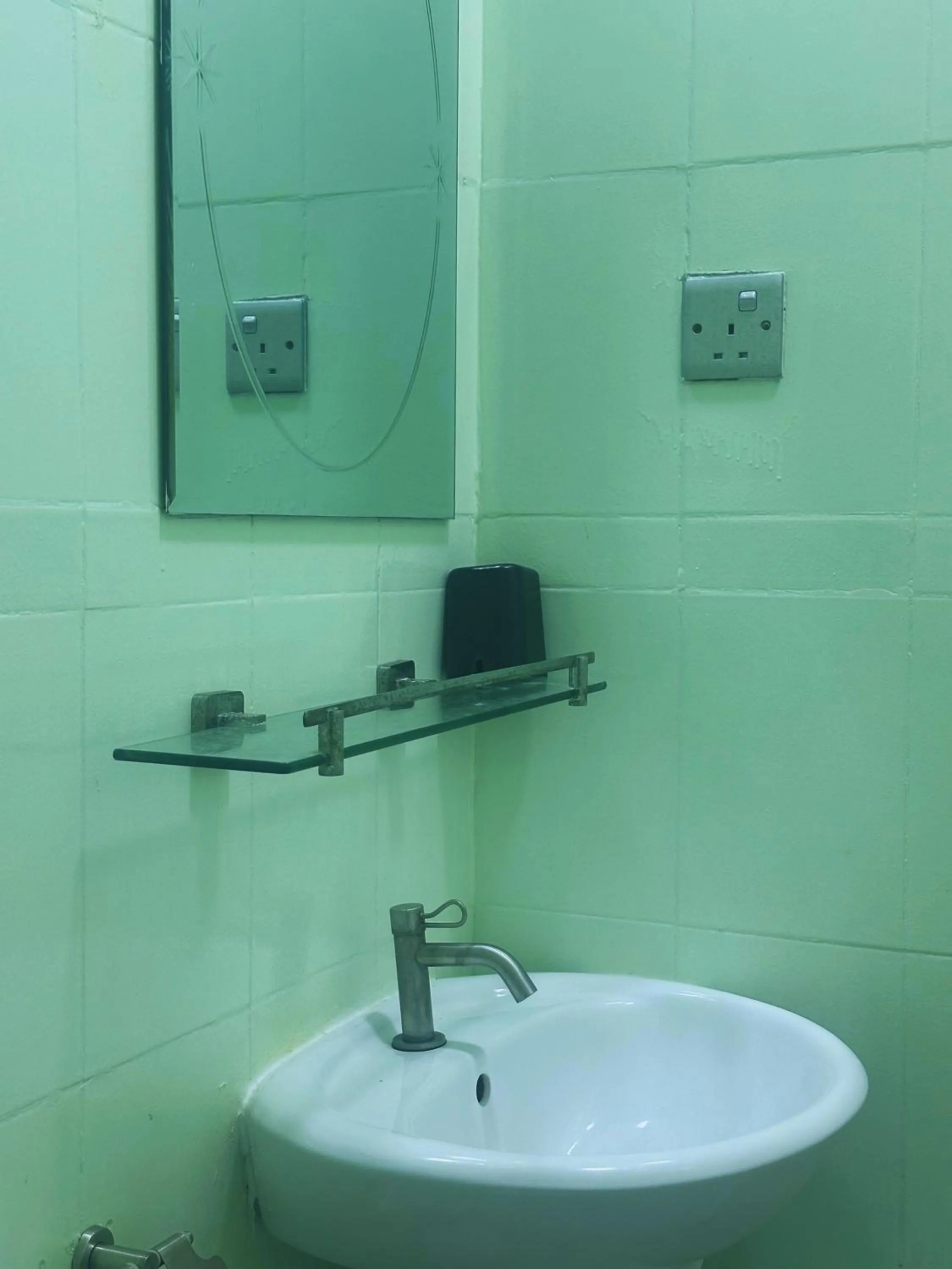 Toilet in Bahaaru Villa Surf and Stay