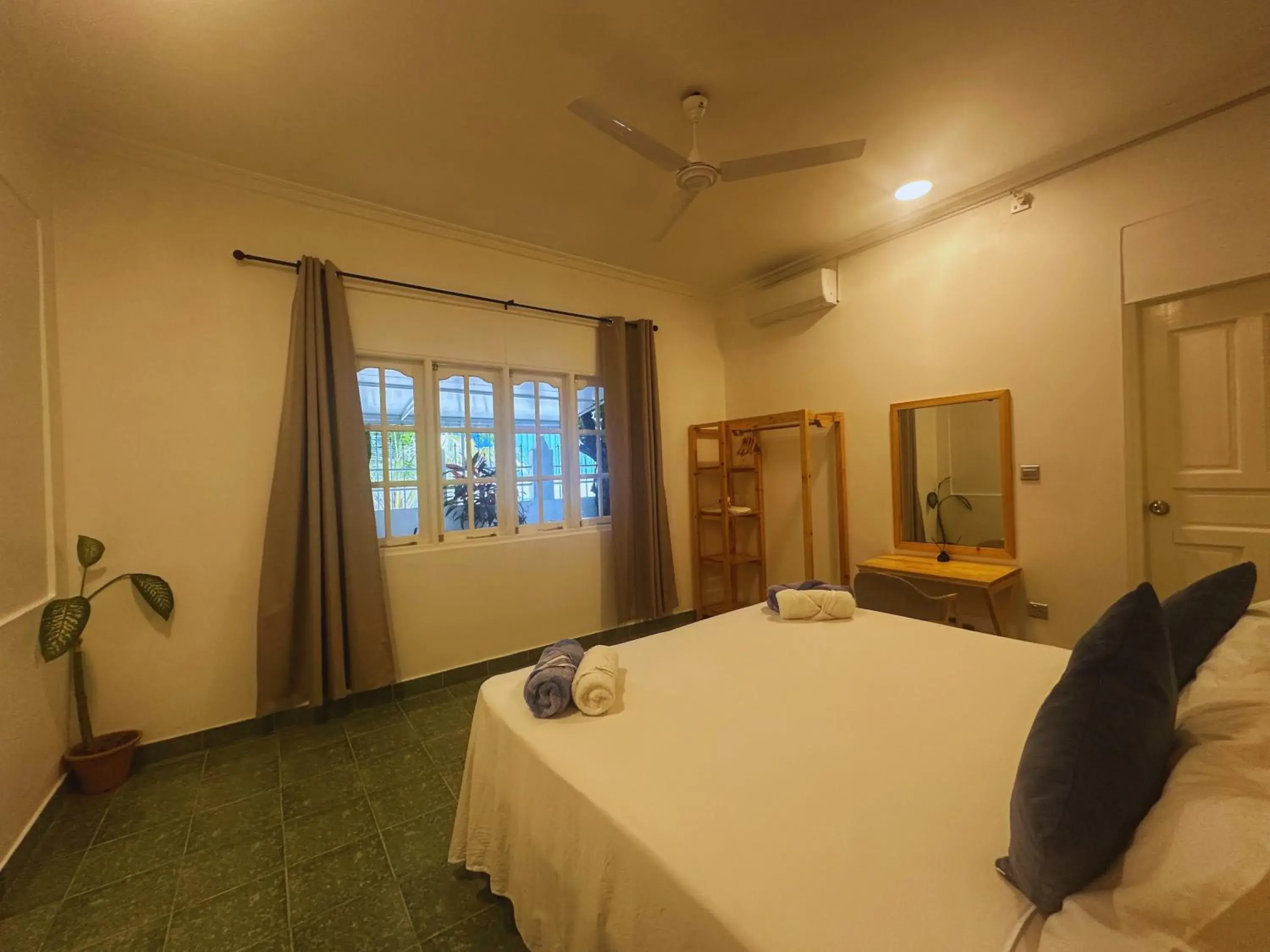 Bahaaru Villa Surf and Stay Bahaaru Villa Surf and Stay