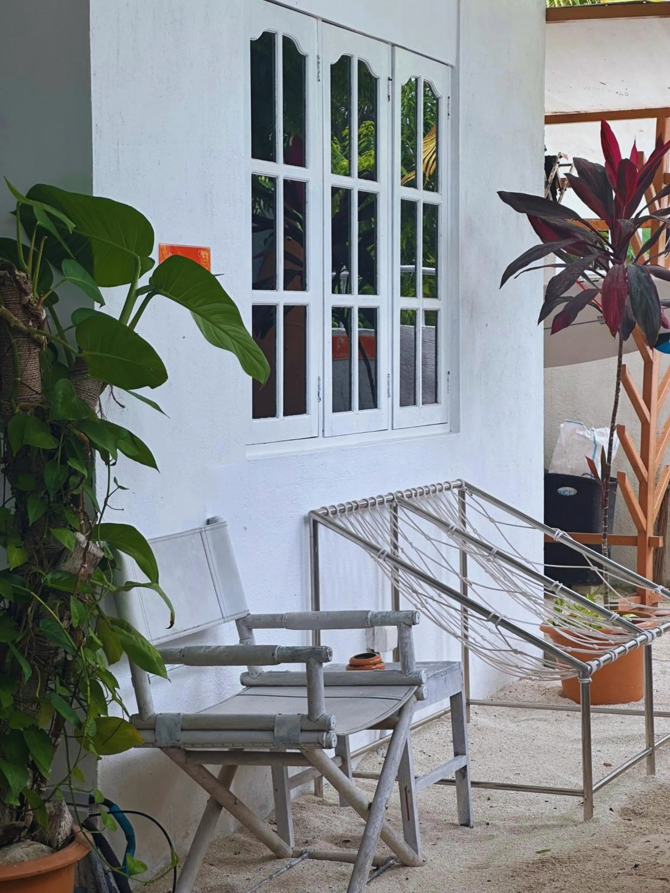 Lobby or reception in Bahaaru Villa Surf and Stay