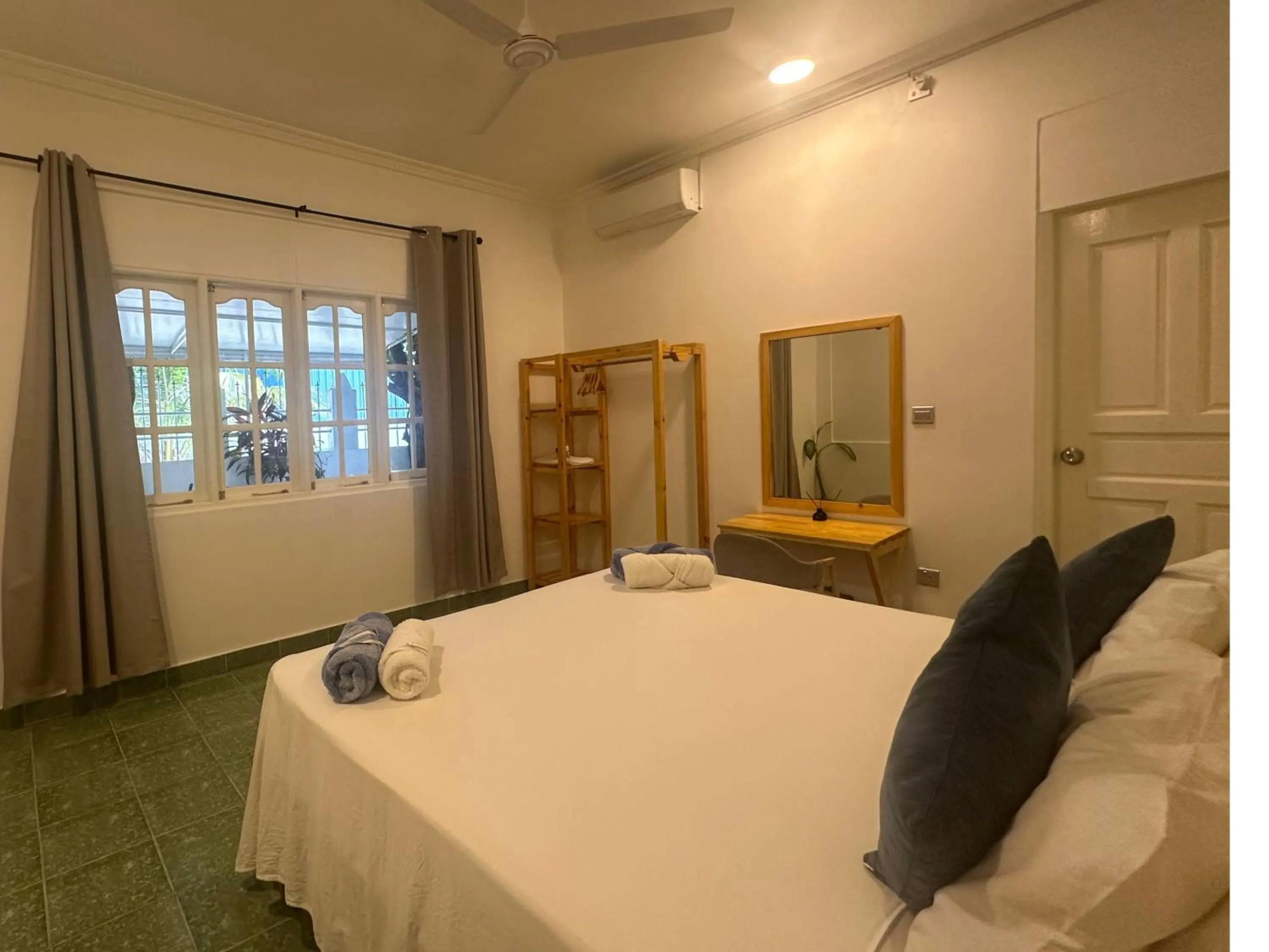 Photo of the whole room, Bed in Bahaaru Villa Surf and Stay