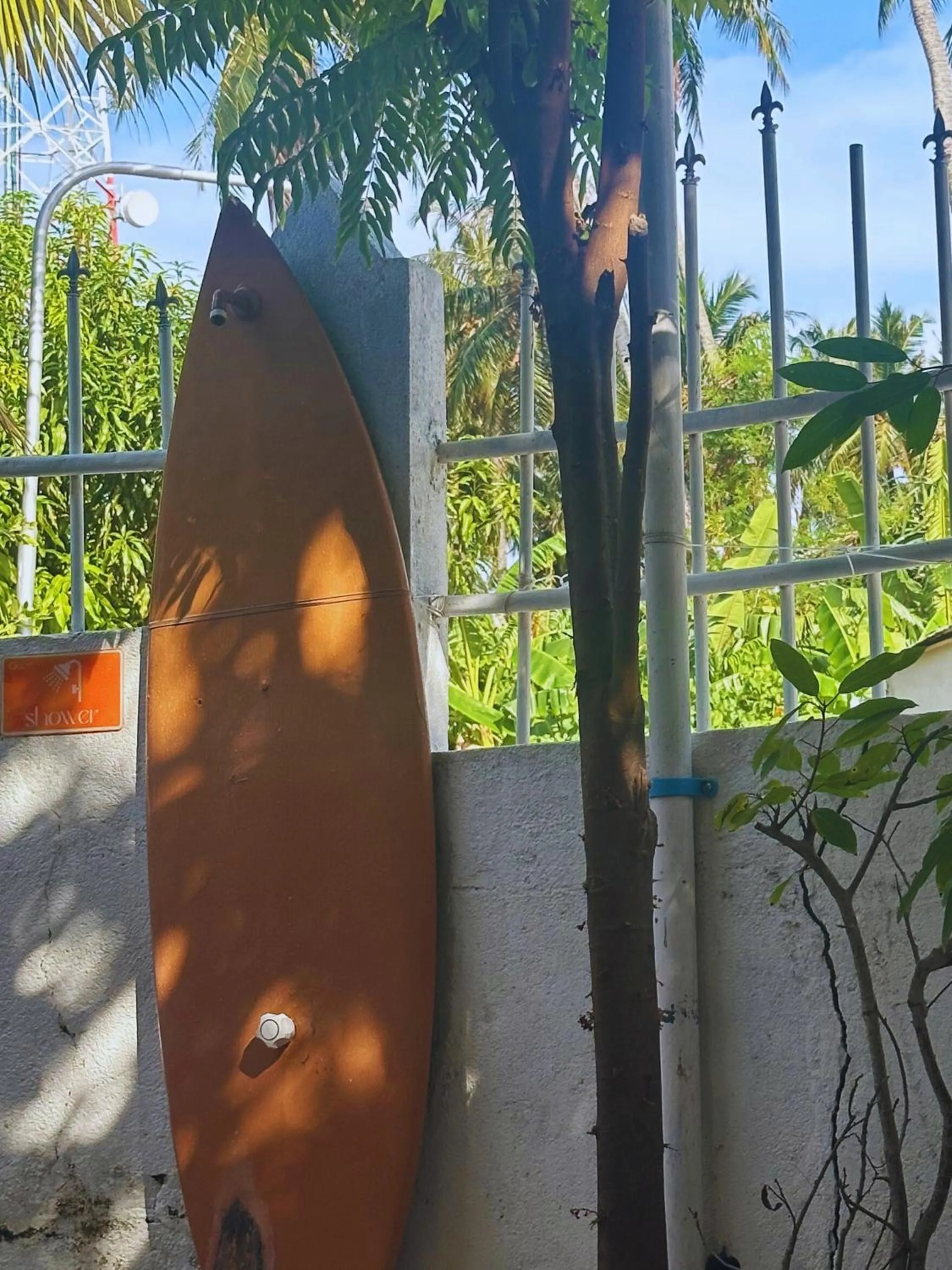 Shower in Bahaaru Villa Surf and Stay