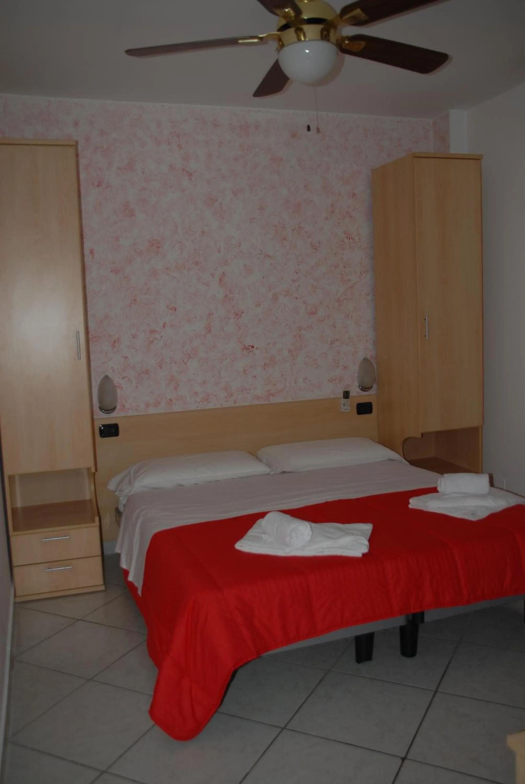 Bed in Hotel Ristorante Il Calipso by Mago