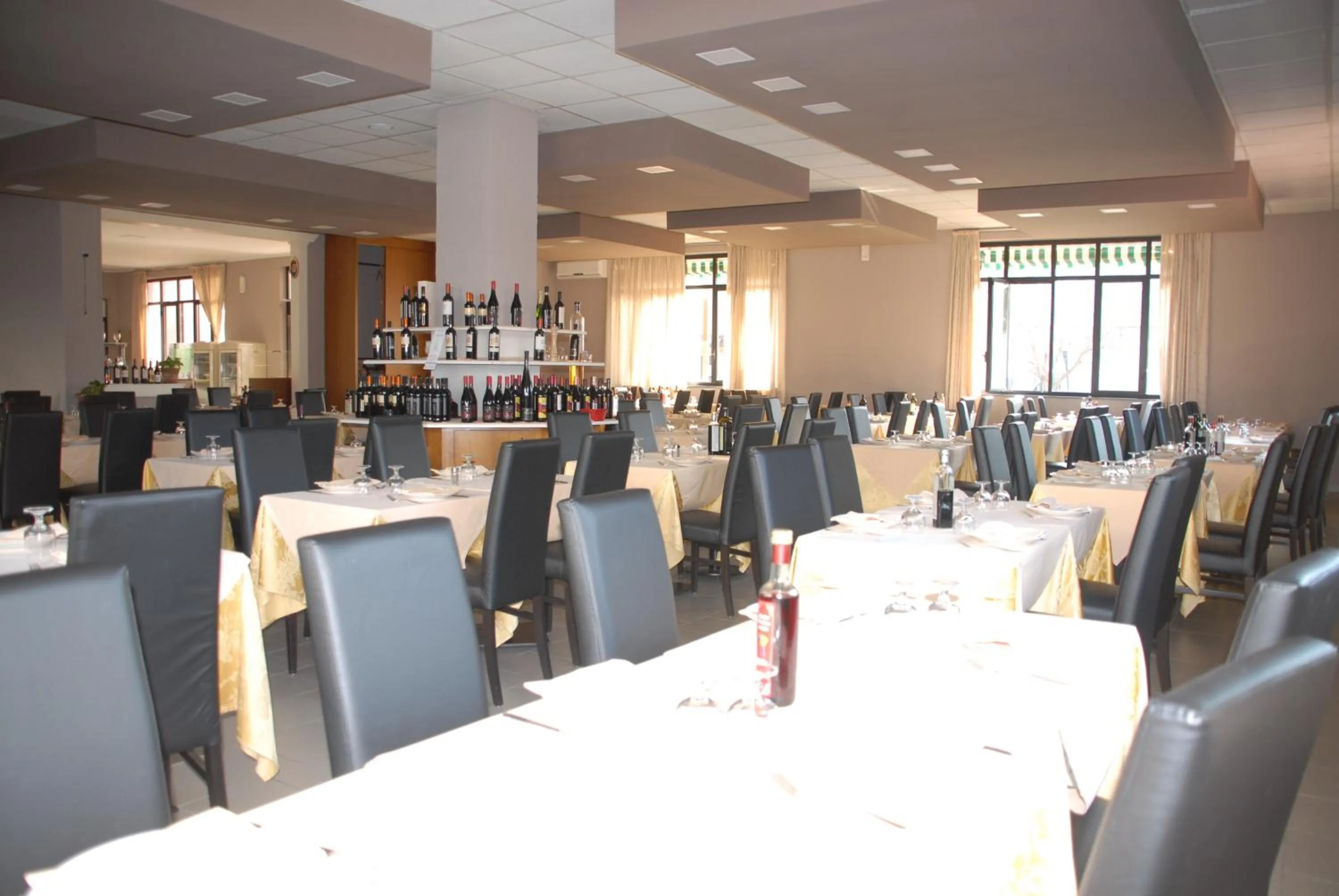 Dining area in Hotel Ristorante Il Calipso by Mago