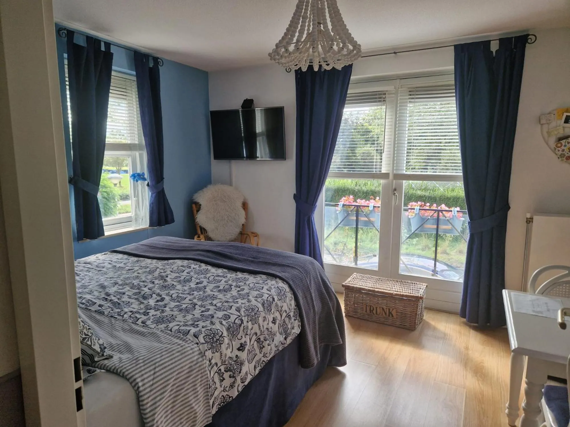 TV and multimedia, Bed in B&B Le Bon Vivant Eindhoven