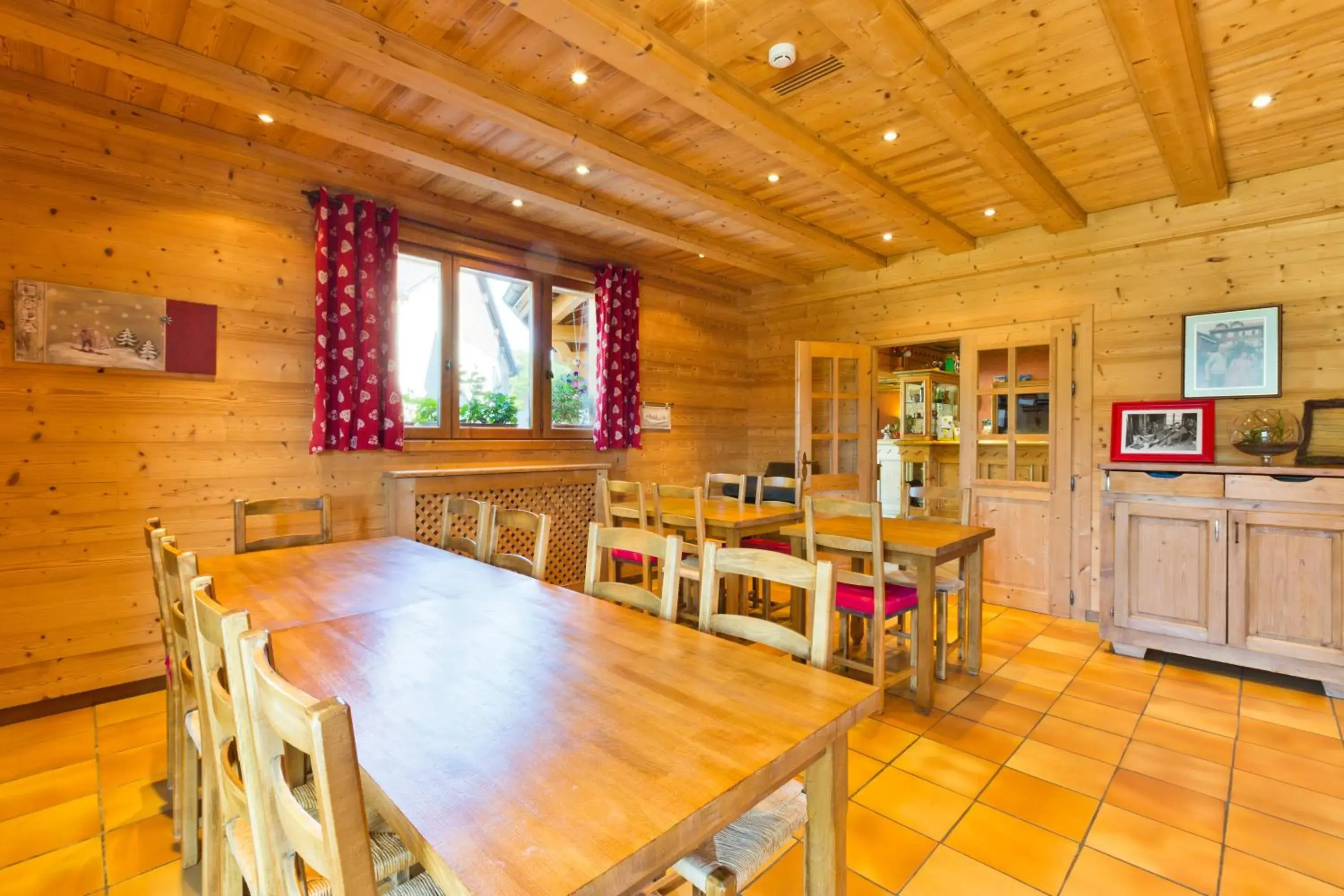 Restaurant/places to eat in Accueil Savoyard Restaurant/places to eat in Accueil Savoyard