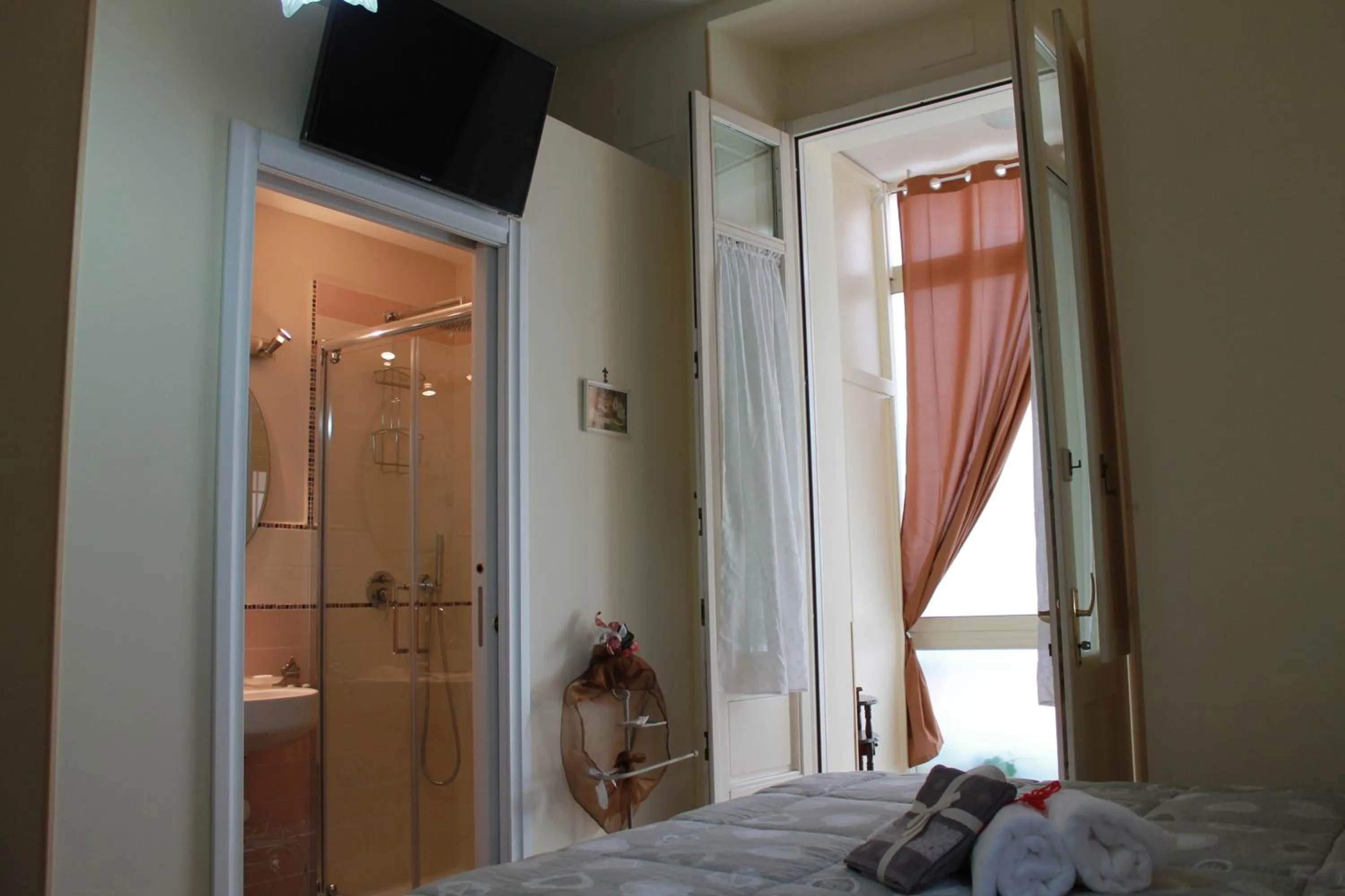 Bathroom, Bed in Da Agnese Locazioni brevi