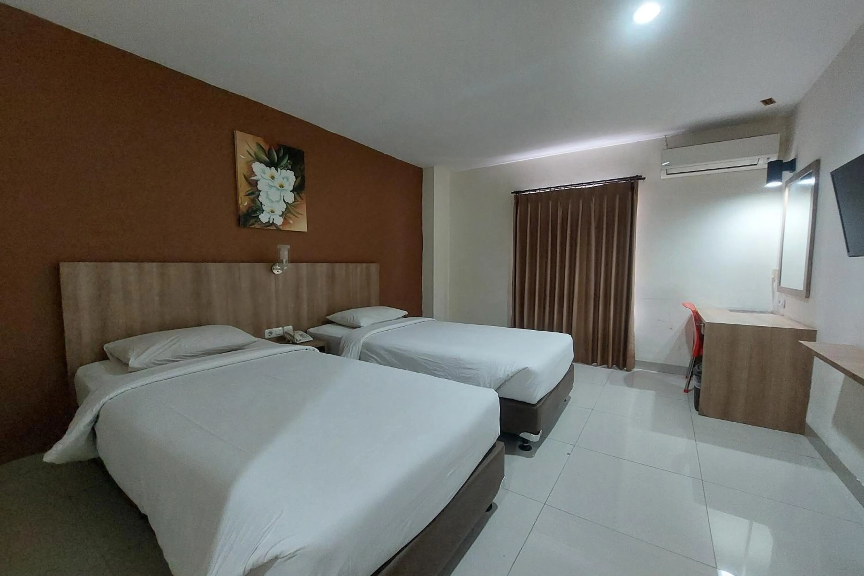 Bedroom, Bed in Kanasha Islami