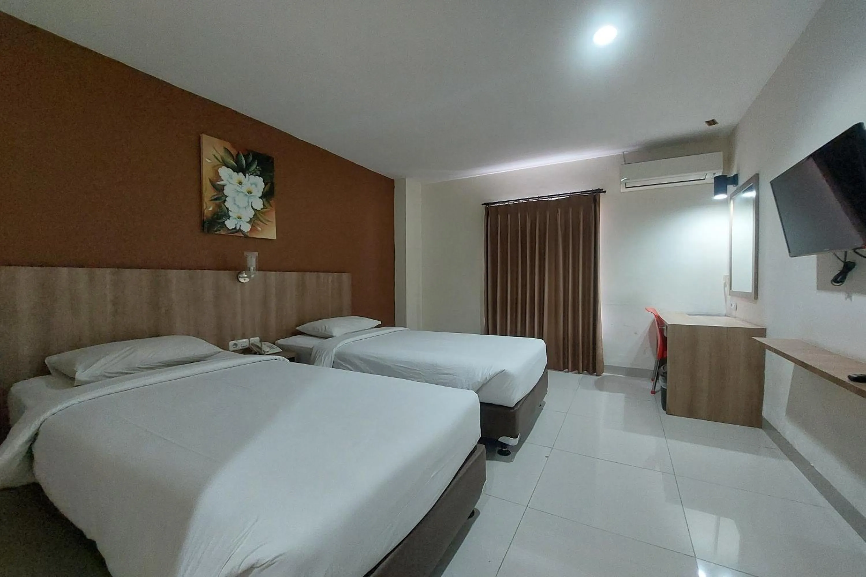 Bedroom, Bed in Kanasha Islami