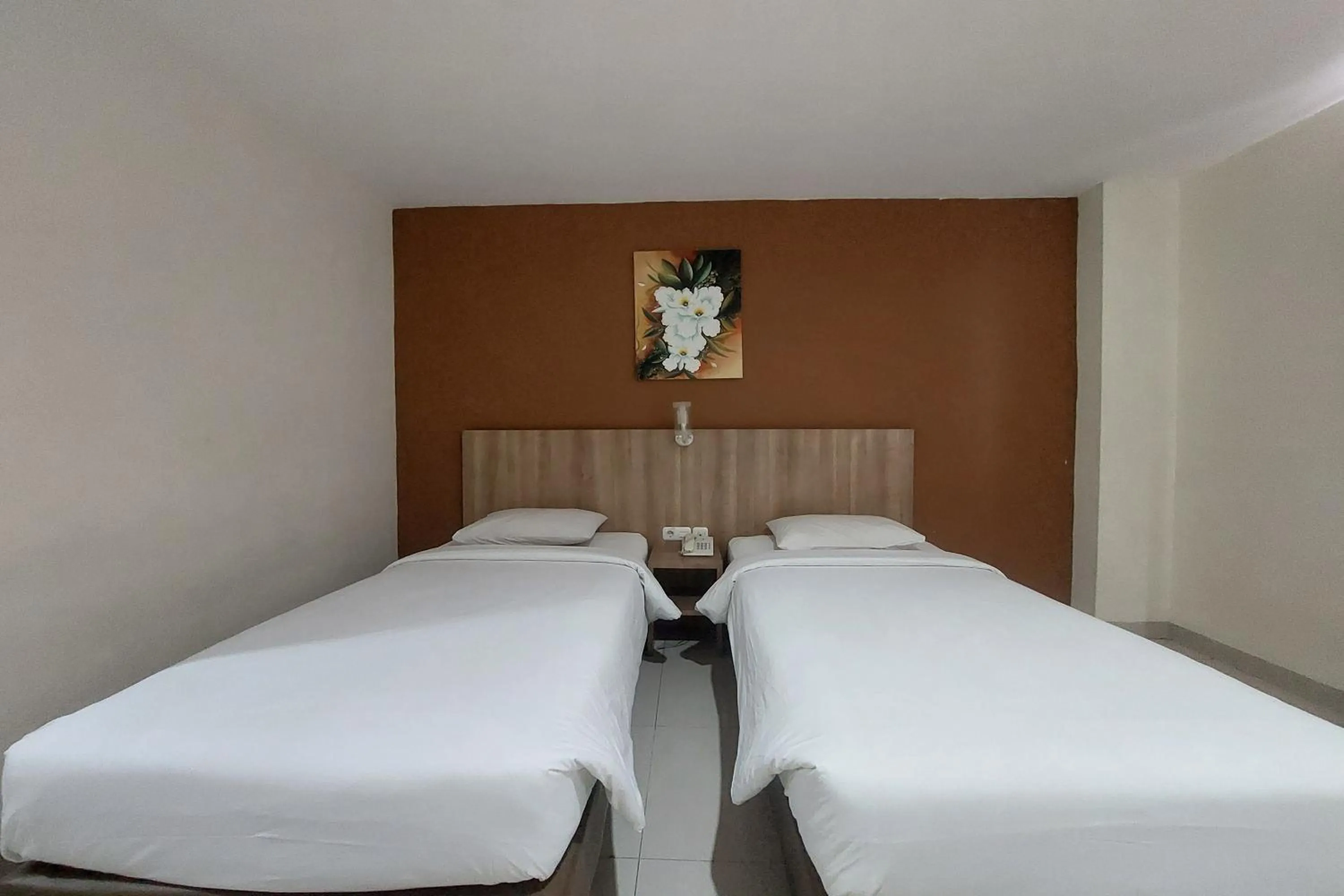 Bedroom, Bed in Kanasha Islami