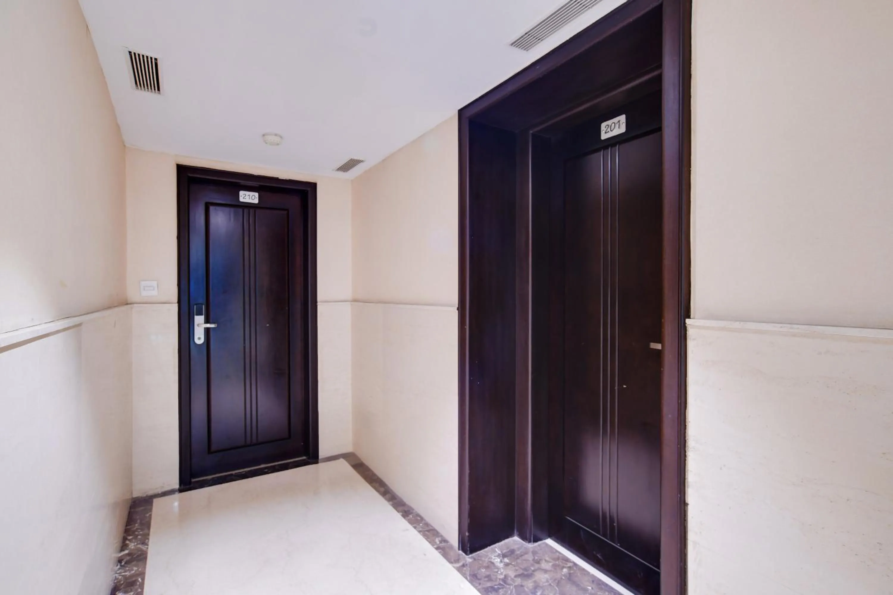 Lobby or reception in Palette by CheckIn Chappan Market Indore Formerly Sapphire Star