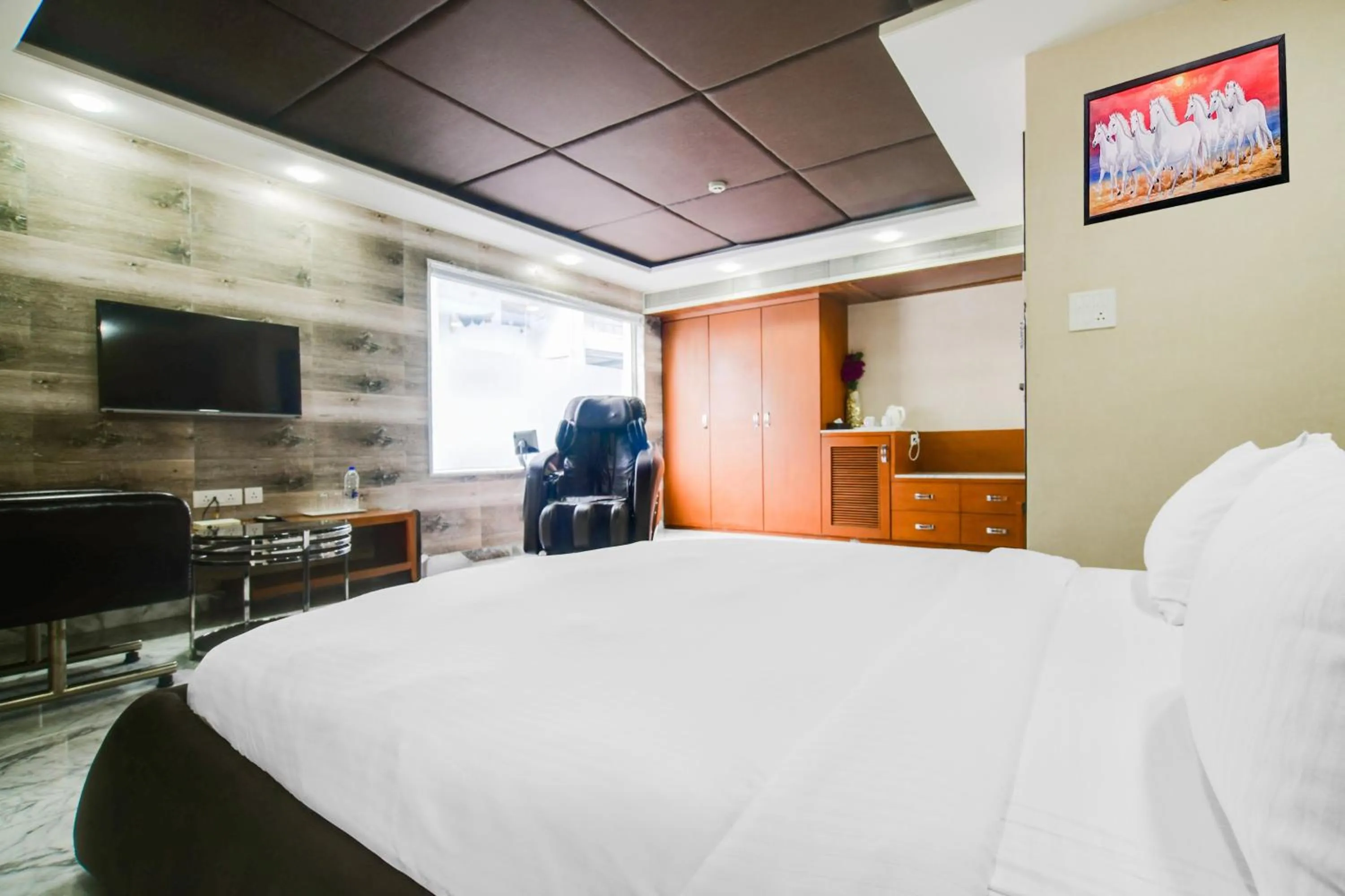 Bedroom, Bed in Palette by CheckIn Chappan Market Indore Formerly Sapphire Star