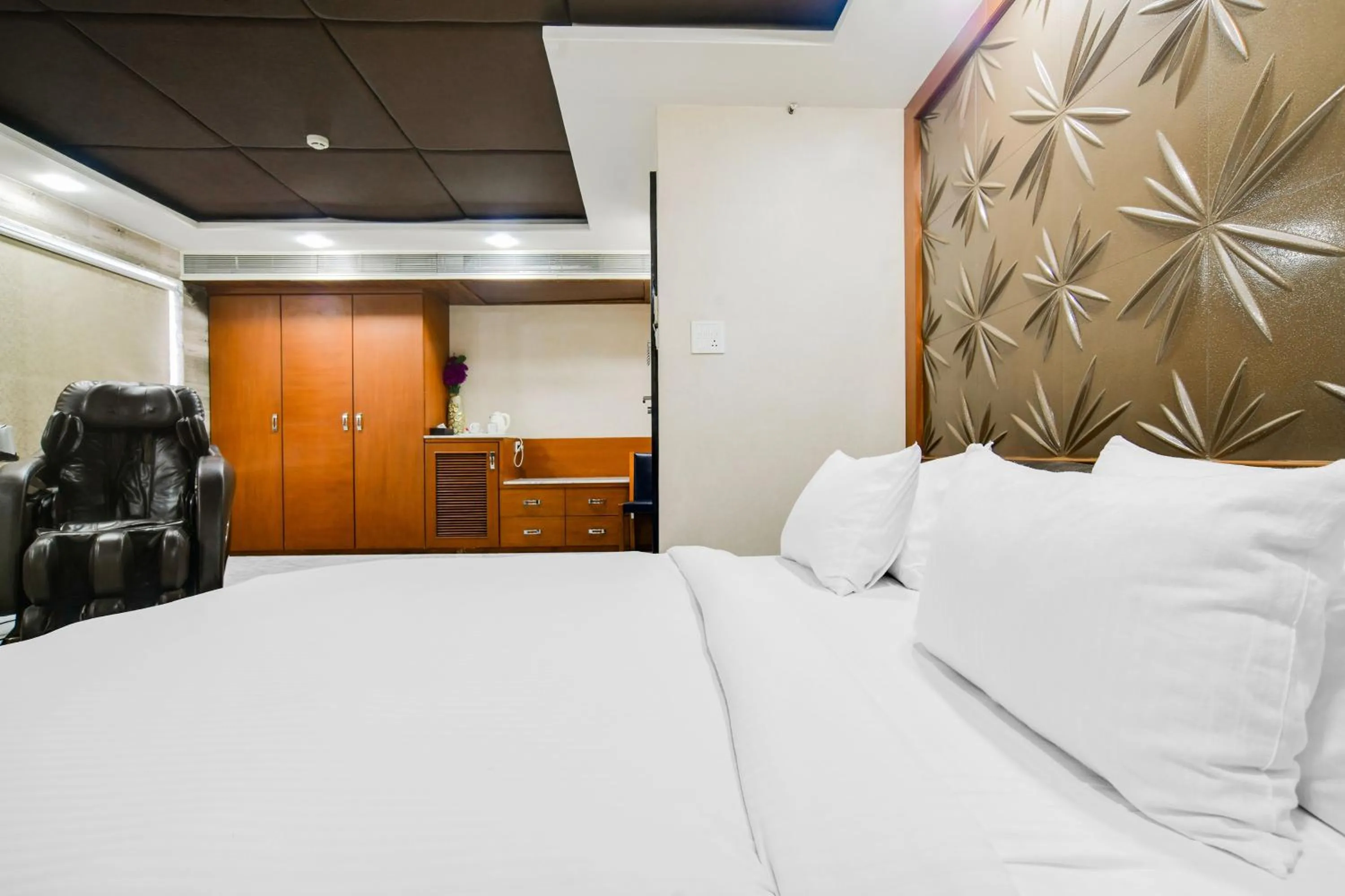 Bedroom, Bed in Palette by CheckIn Chappan Market Indore Formerly Sapphire Star