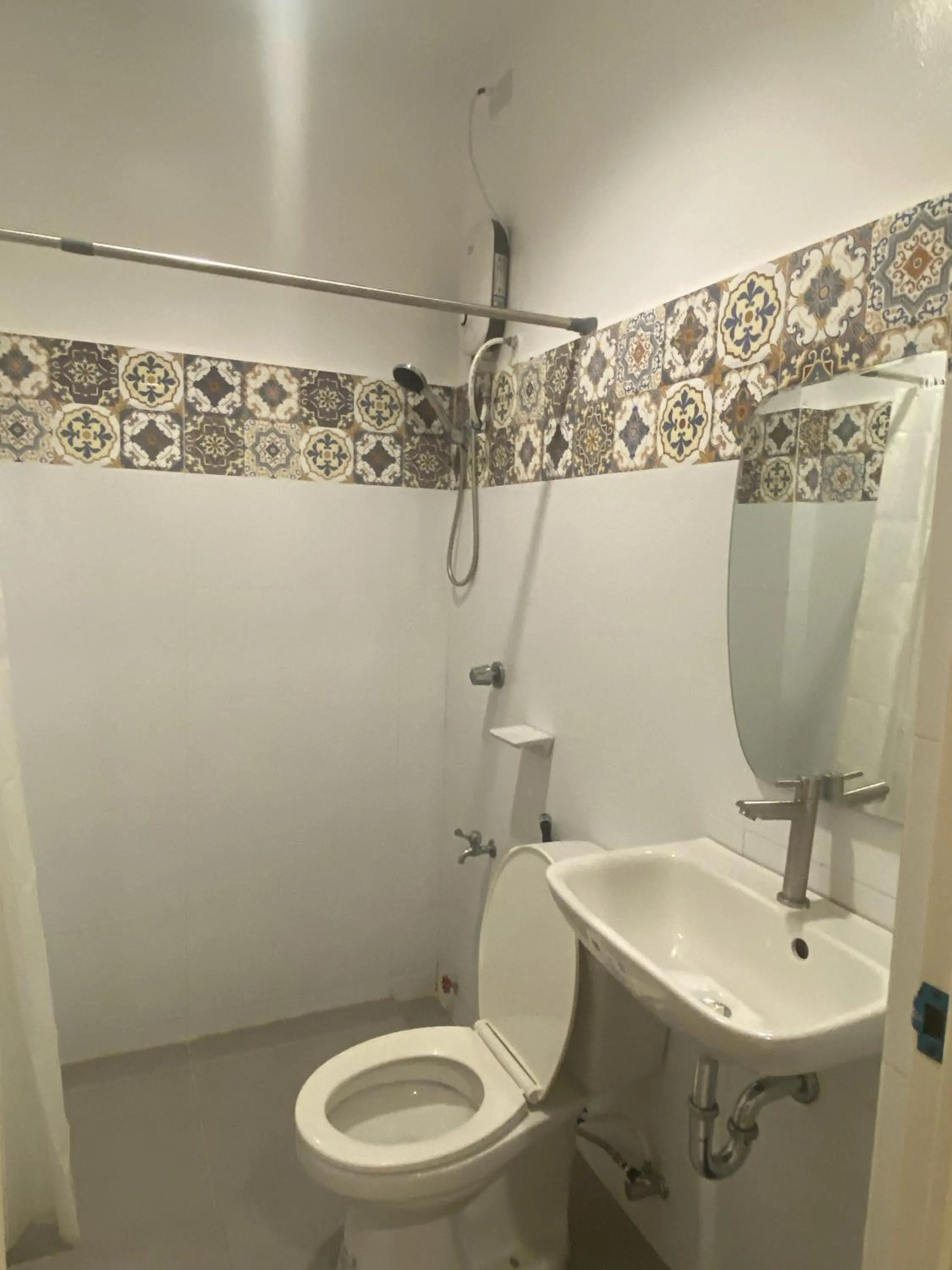 Bathroom in Glory Inn and Suites Boracay