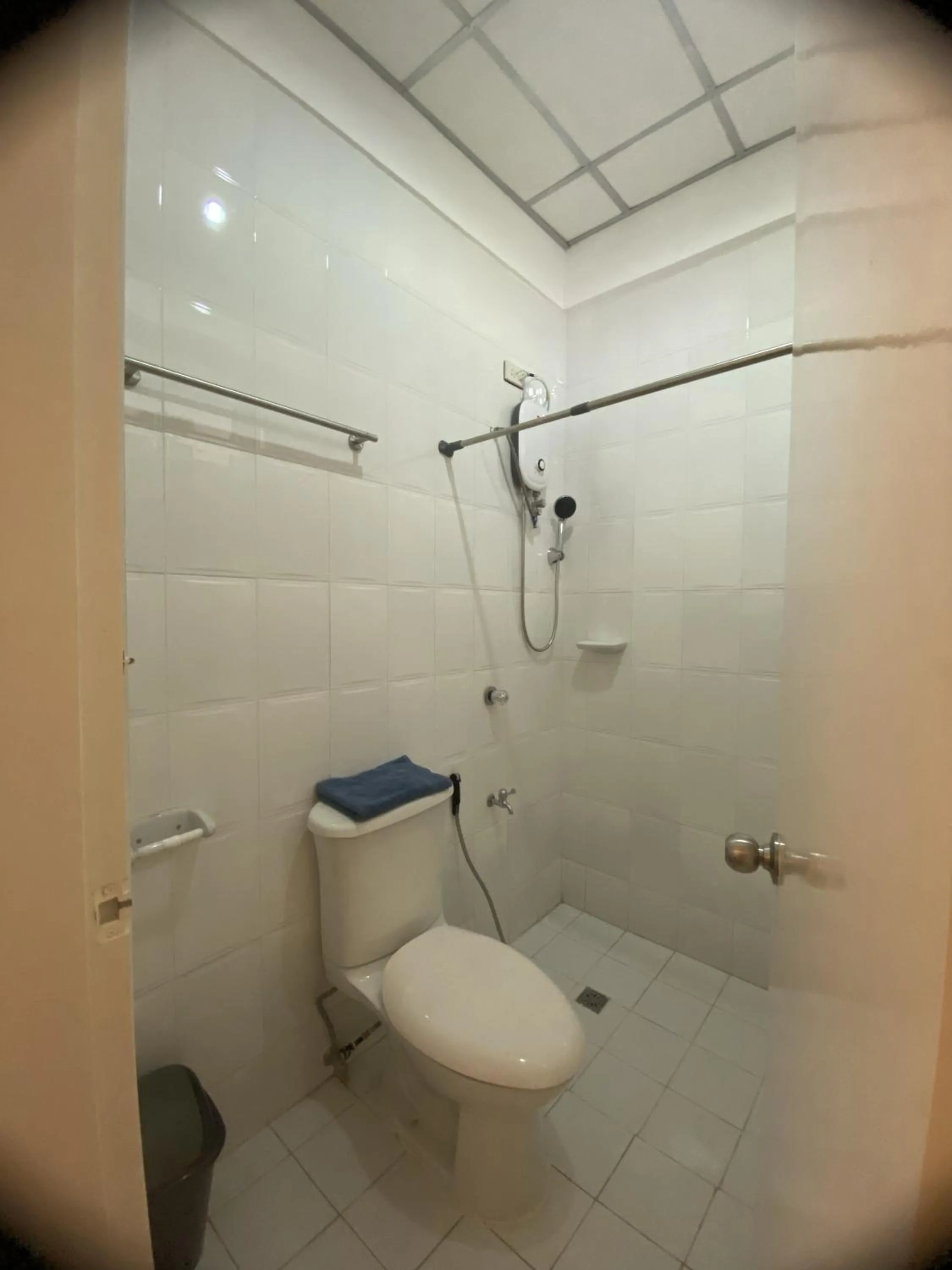Shower in Glory Inn and Suites Boracay