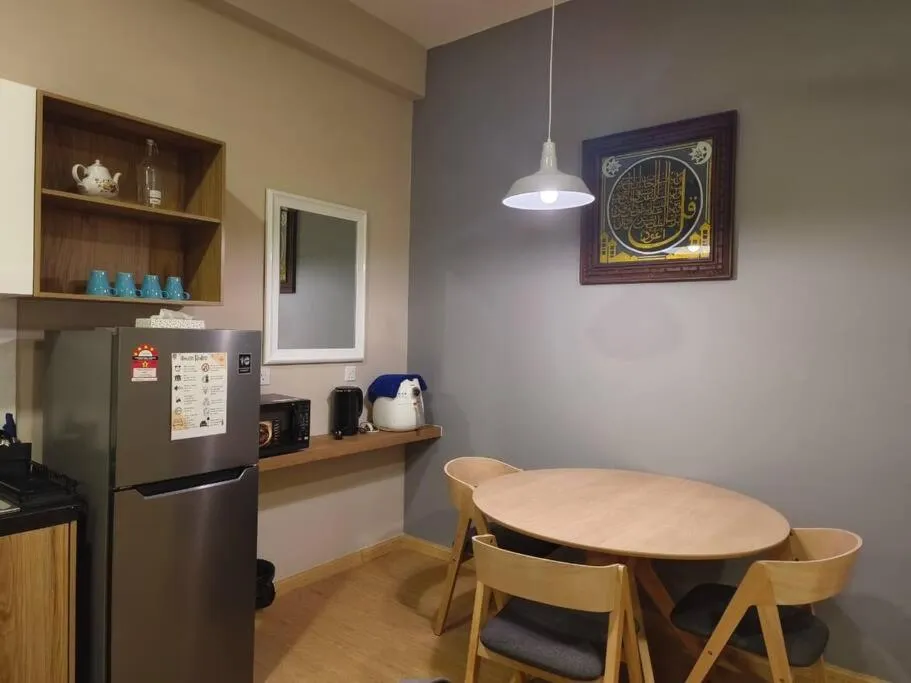 LV7 Vhomez Kuantan 1-4 pax