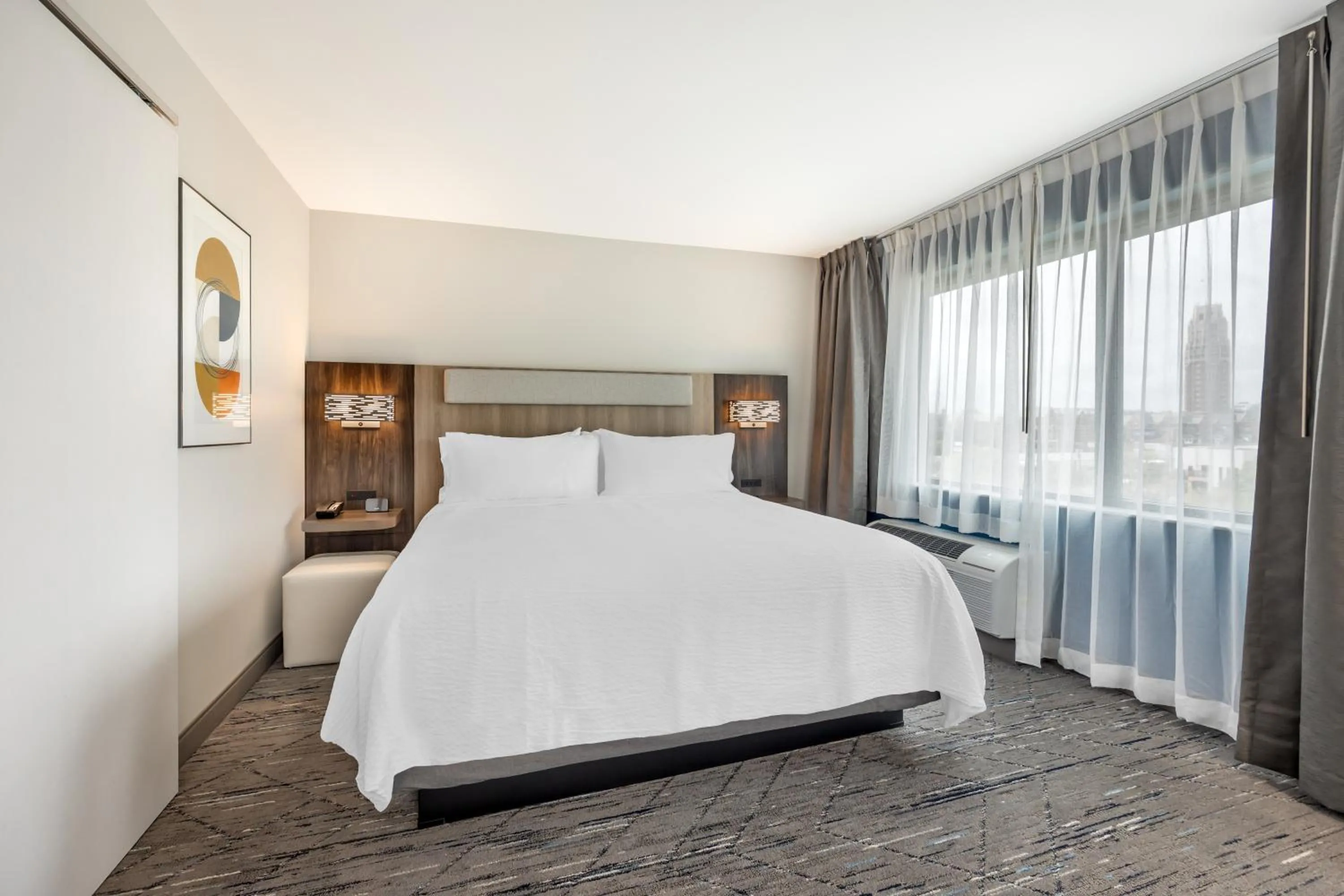 Bed in Holiday Inn Express & Suites Nashville West End - Univ Area by IHG