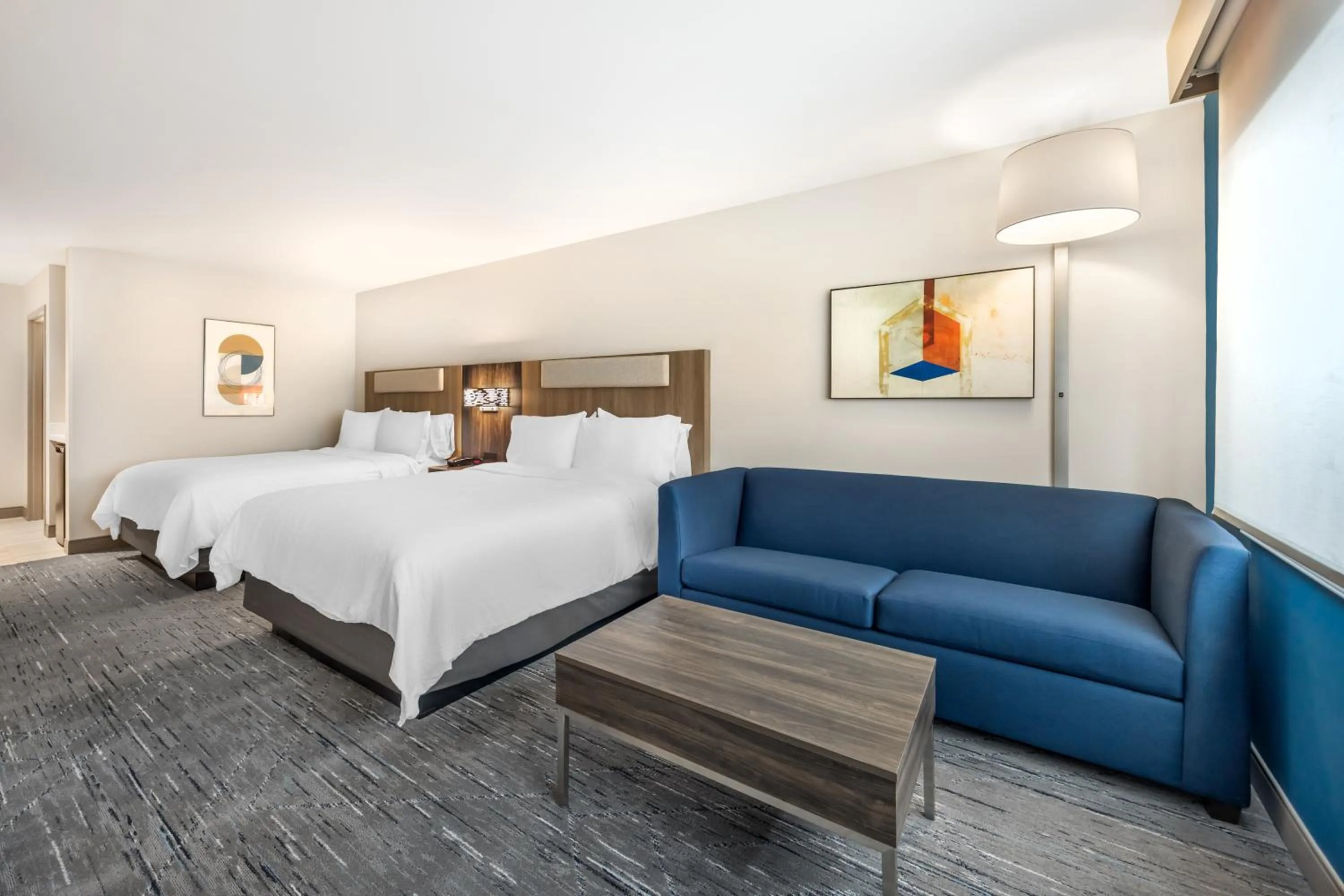 Bed in Holiday Inn Express & Suites Nashville West End - Univ Area by IHG