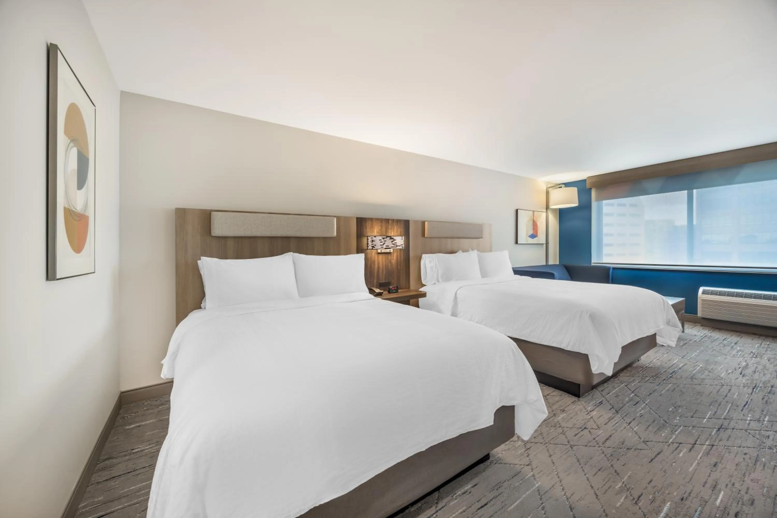 Bed in Holiday Inn Express & Suites Nashville West End - Univ Area by IHG