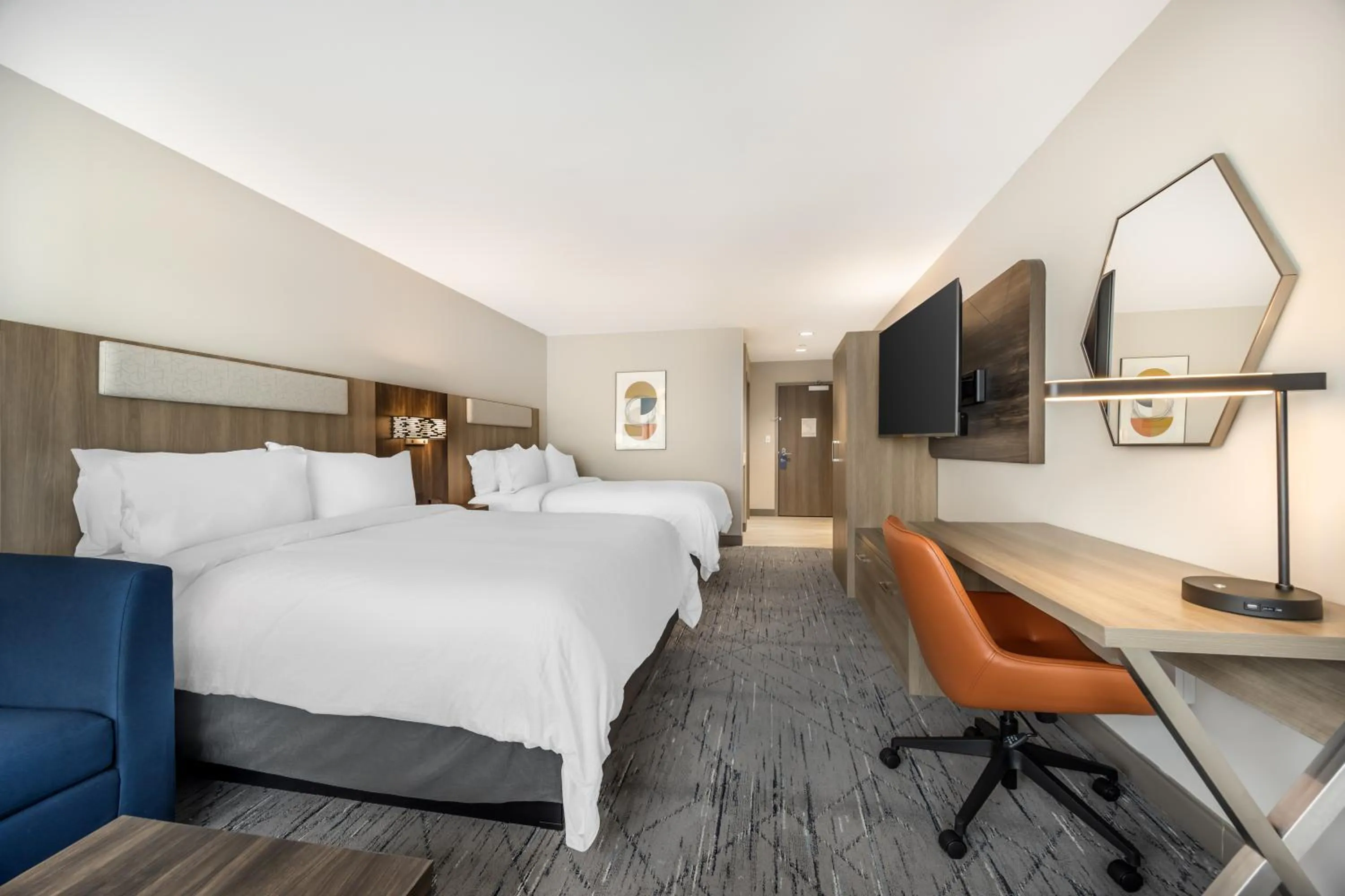 Bed in Holiday Inn Express & Suites Nashville West End - Univ Area by IHG