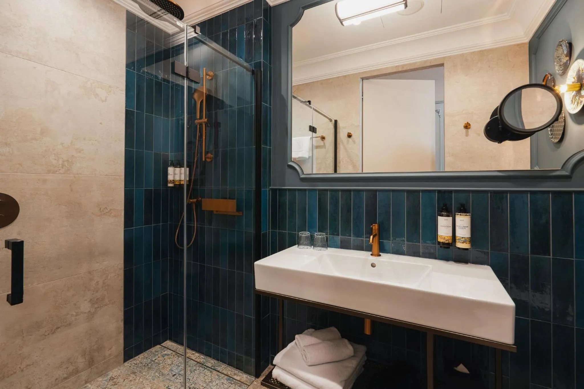 Photo of the whole room in Hotel Indigo Krakow - Wawel Castle by IHG