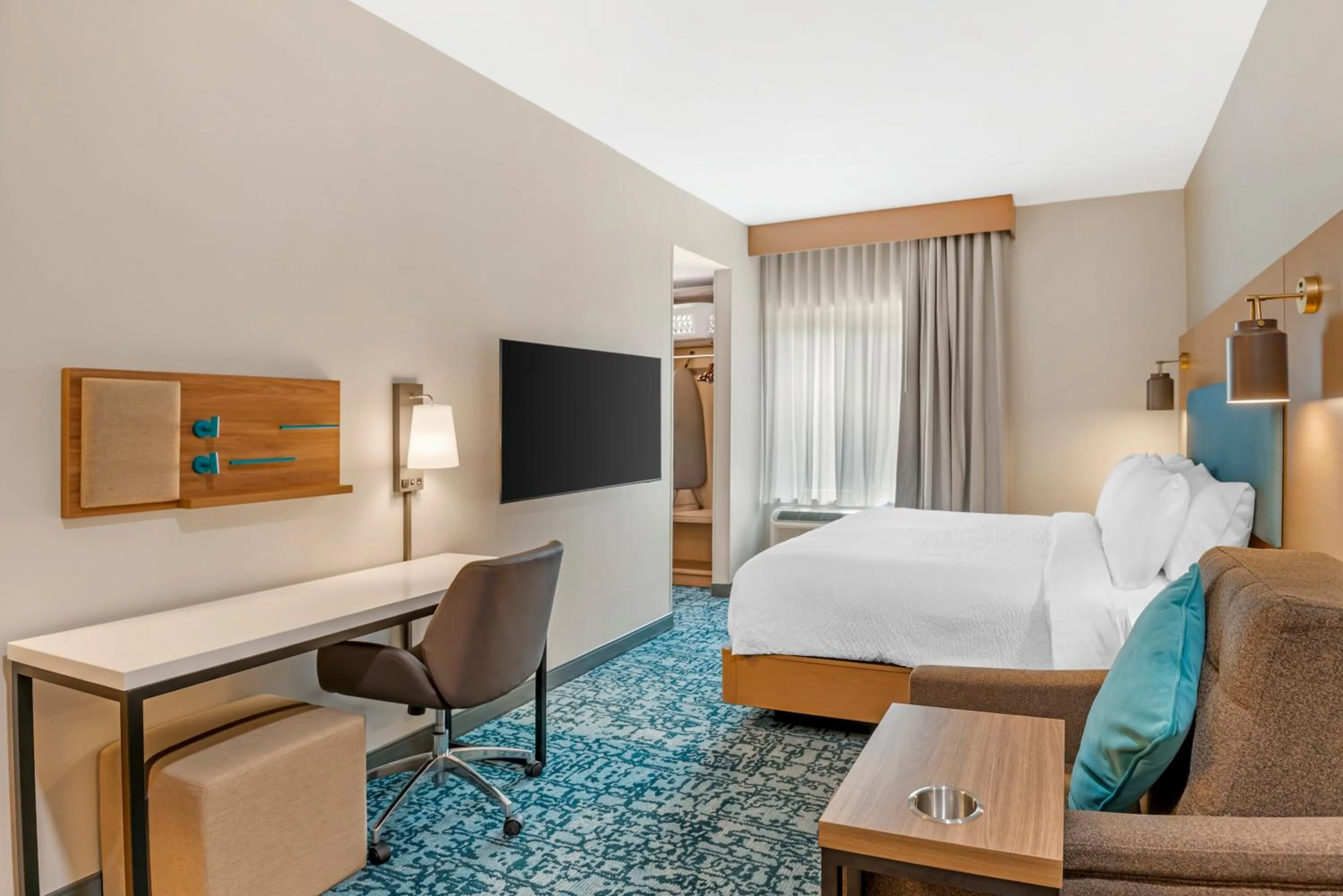 Bed in Candlewood Suites Chester - Richmond by IHG